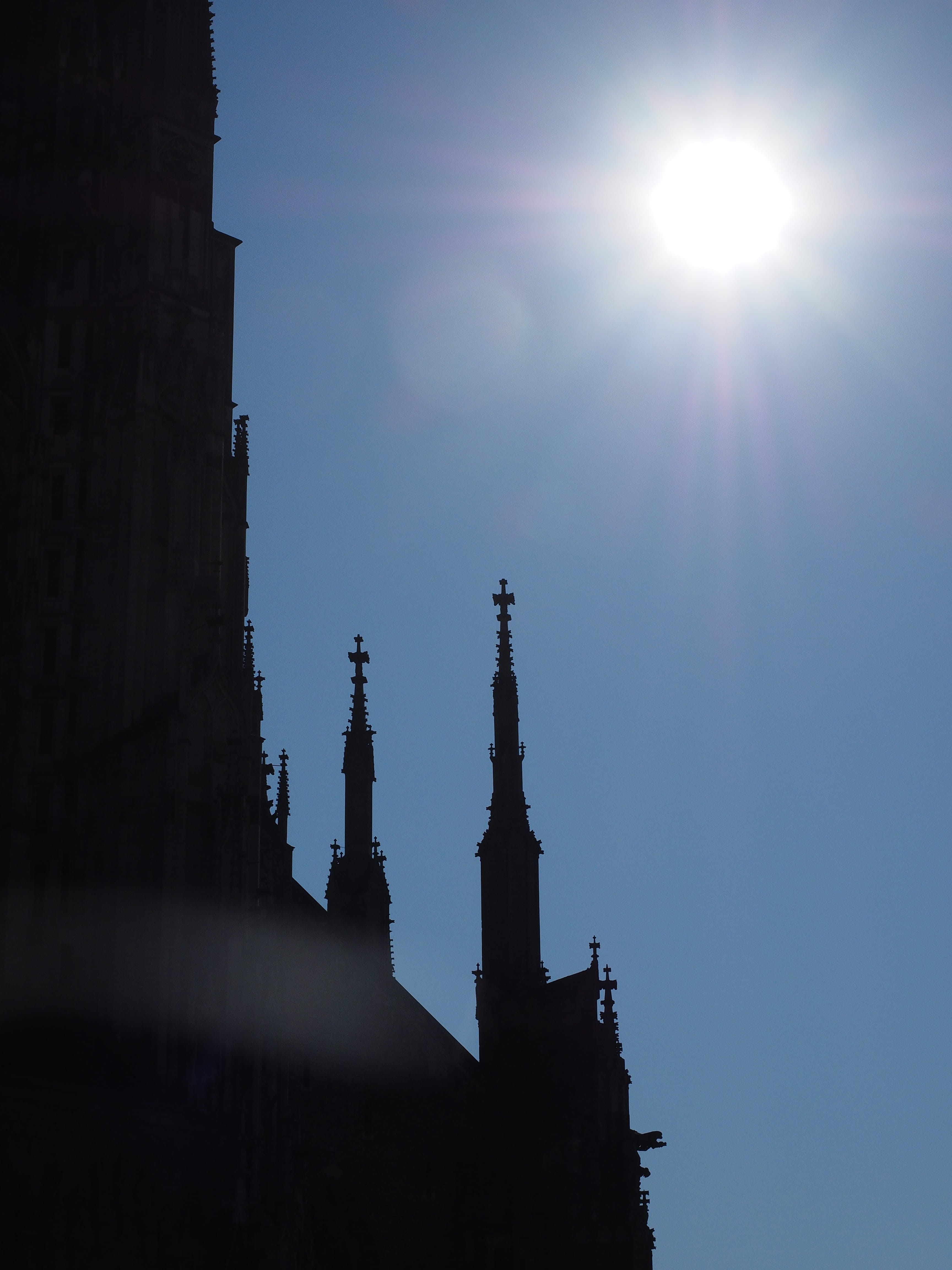 natural spectacle, travel destinations, 4K, building, sunshine, shadow, place of worship, day, lens flare, Münster, sky, sonnenstern, ulm, blackout, no people, Phone HD Wallpaper