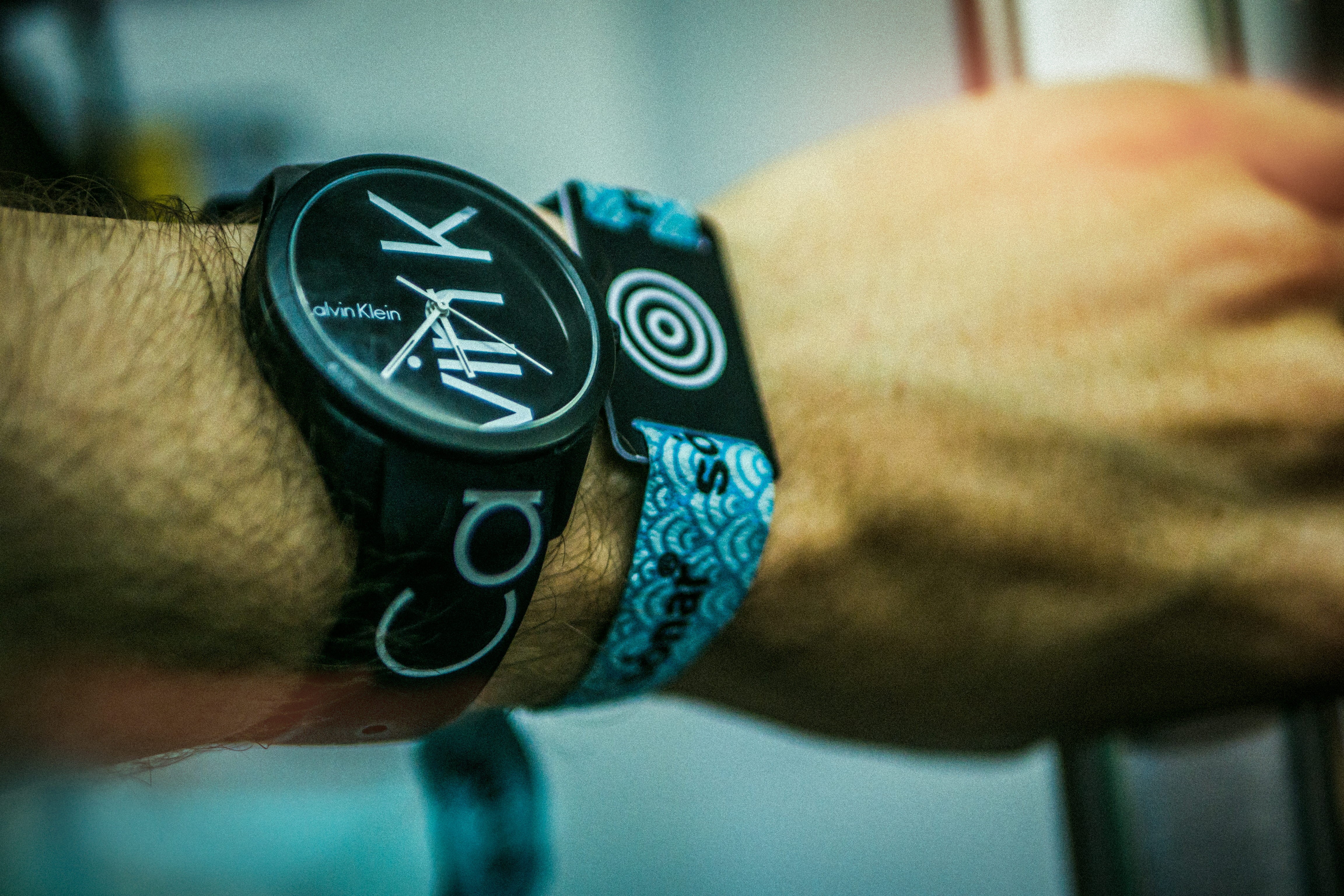 ck, day, barcelona, human limb, wristwatch, focus on foreground, 4K, number, technology, real people, hand, selective focus, time, checking the time, wrist, HD Wallpaper