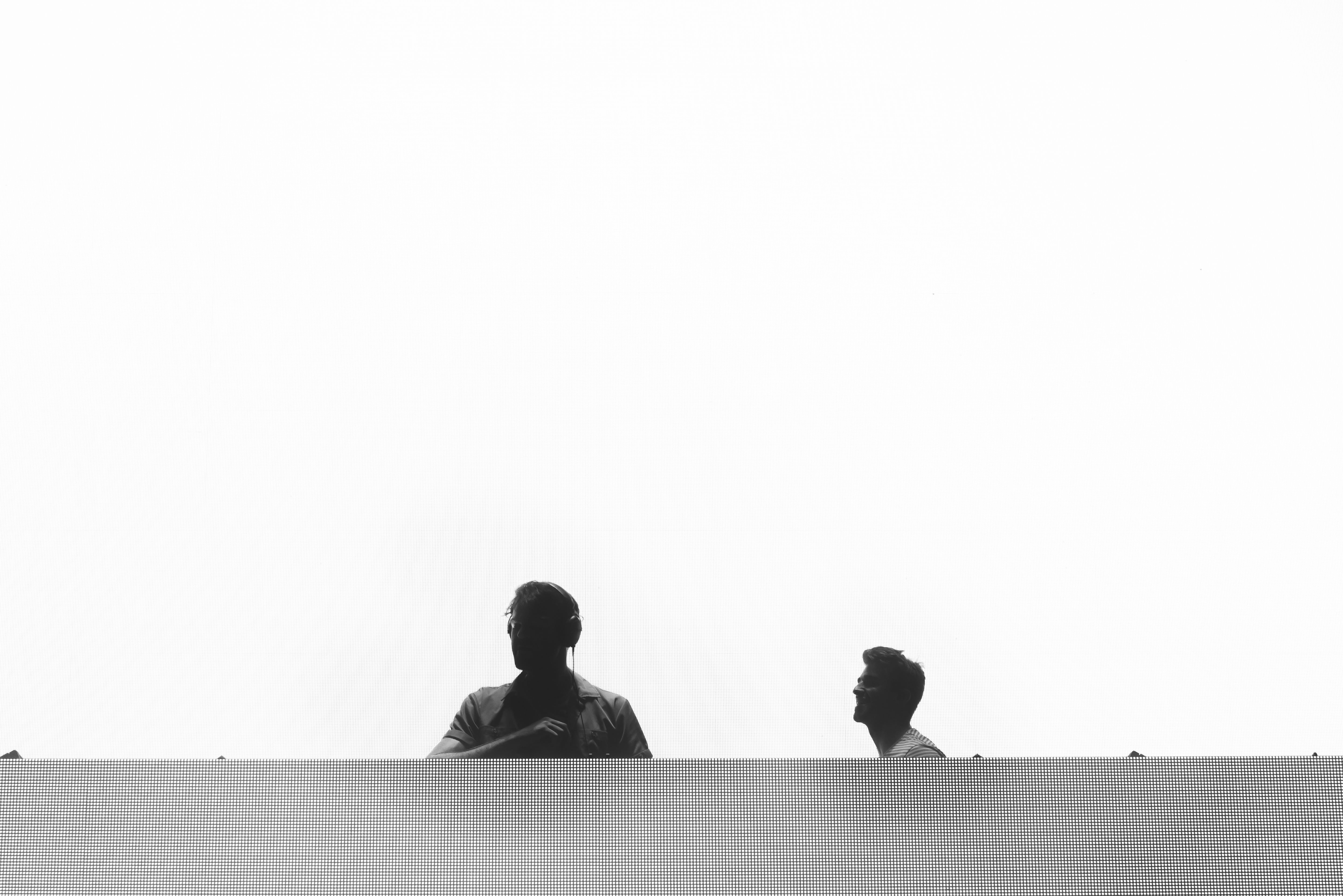 live, thechainsmokers, outdoors, women, silhouette, standing, couple - relationship, nature, two people, clear sky, dj, adelaide, minimal, 5K, blackandwhite, HD Wallpaper