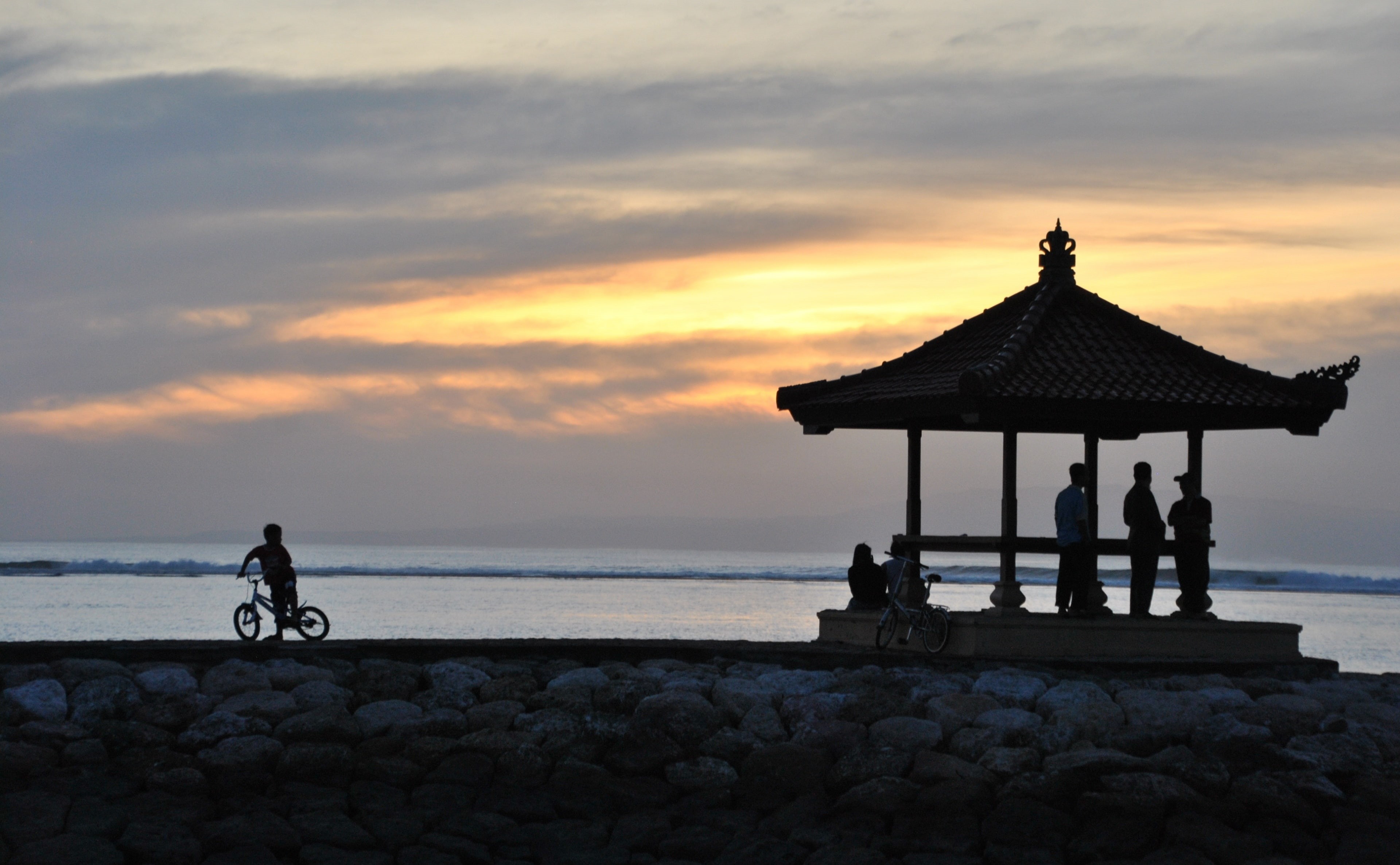 group of people, scenics - nature, indonesia, men, sunset, water, sky, bali, beauty in nature, sunrise, Nature, cloud - sky, beach, 4K, sanur, Sun and Sky, HD Wallpaper