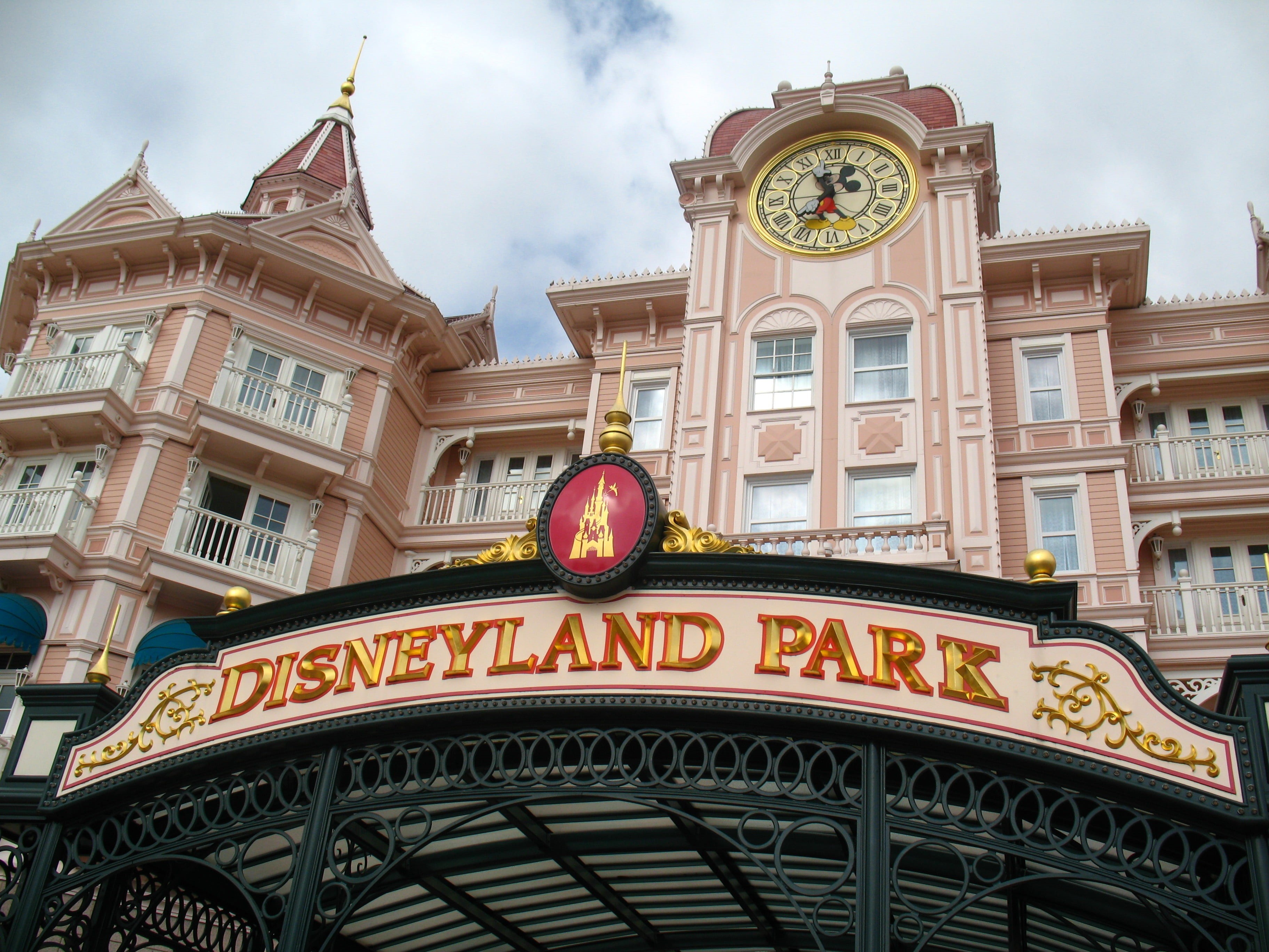 activity, nature, amusement park, entrance, amusement, built structure, theme park, travel, clock, sky, building exterior, city, western script, cloud - sky, HD Wallpaper