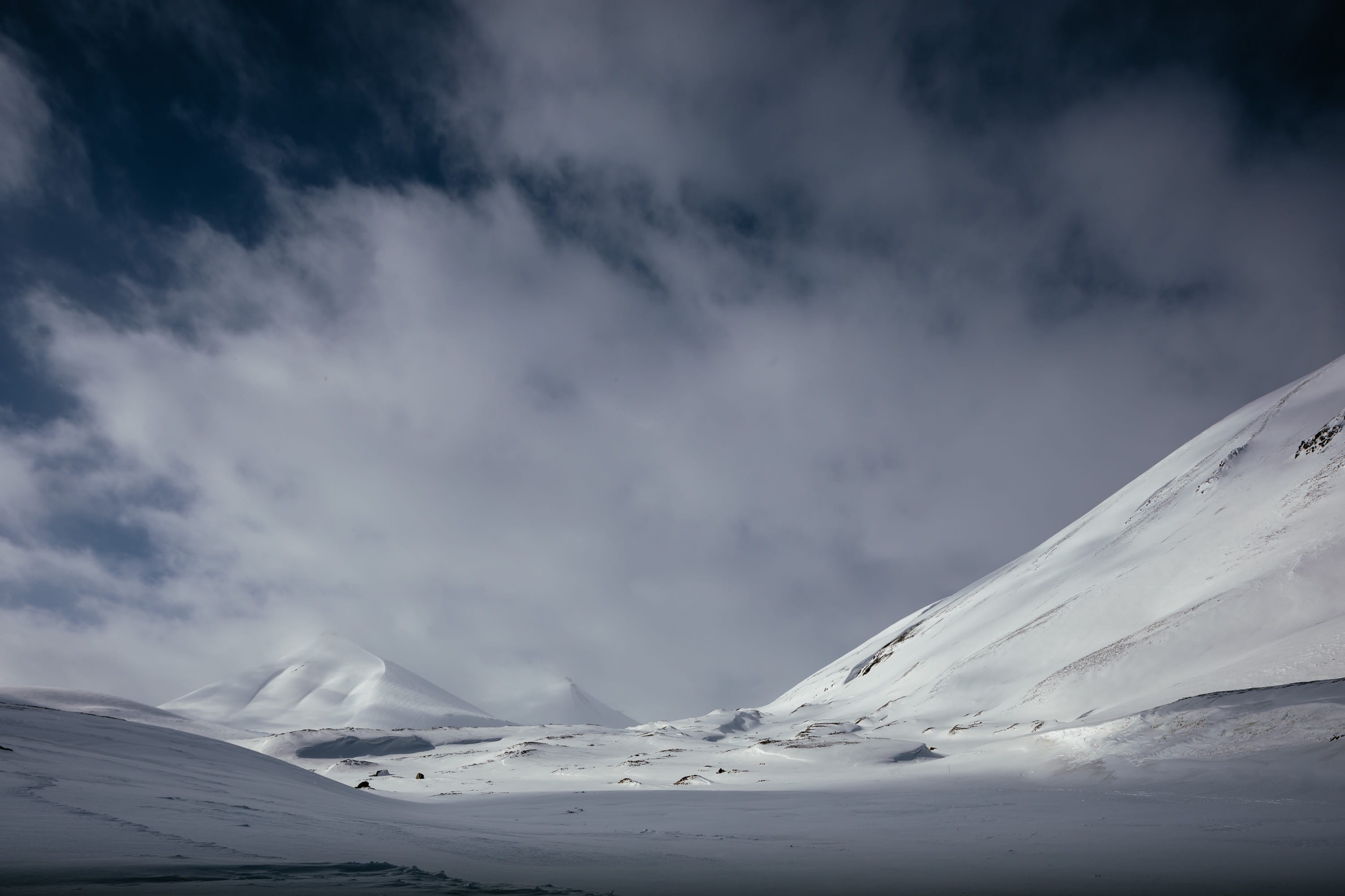 spitzbergen, landscape, glacier, power in nature, mountain, 2K, idyllic, polar, scenics - nature, svalbard, snowcapped mountain, light, non-urban scene, HD Wallpaper