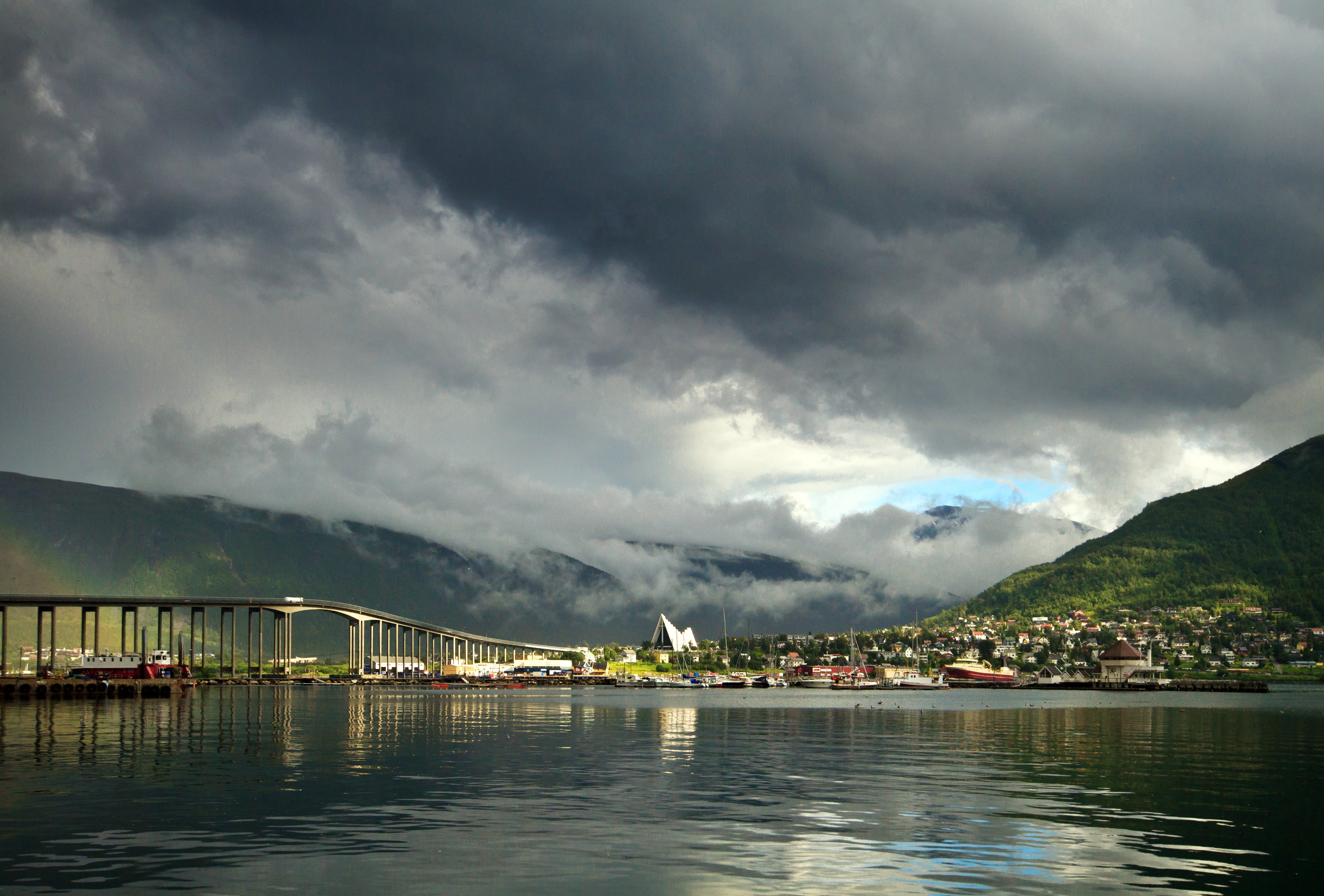 mountains, body of water, body, green mountains, 4K, sky, green, tromsø, near, cloudy, cloud - Sky, tromso, lake, nature, Tromsdalen, water, kirke, gray, HD Wallpaper
