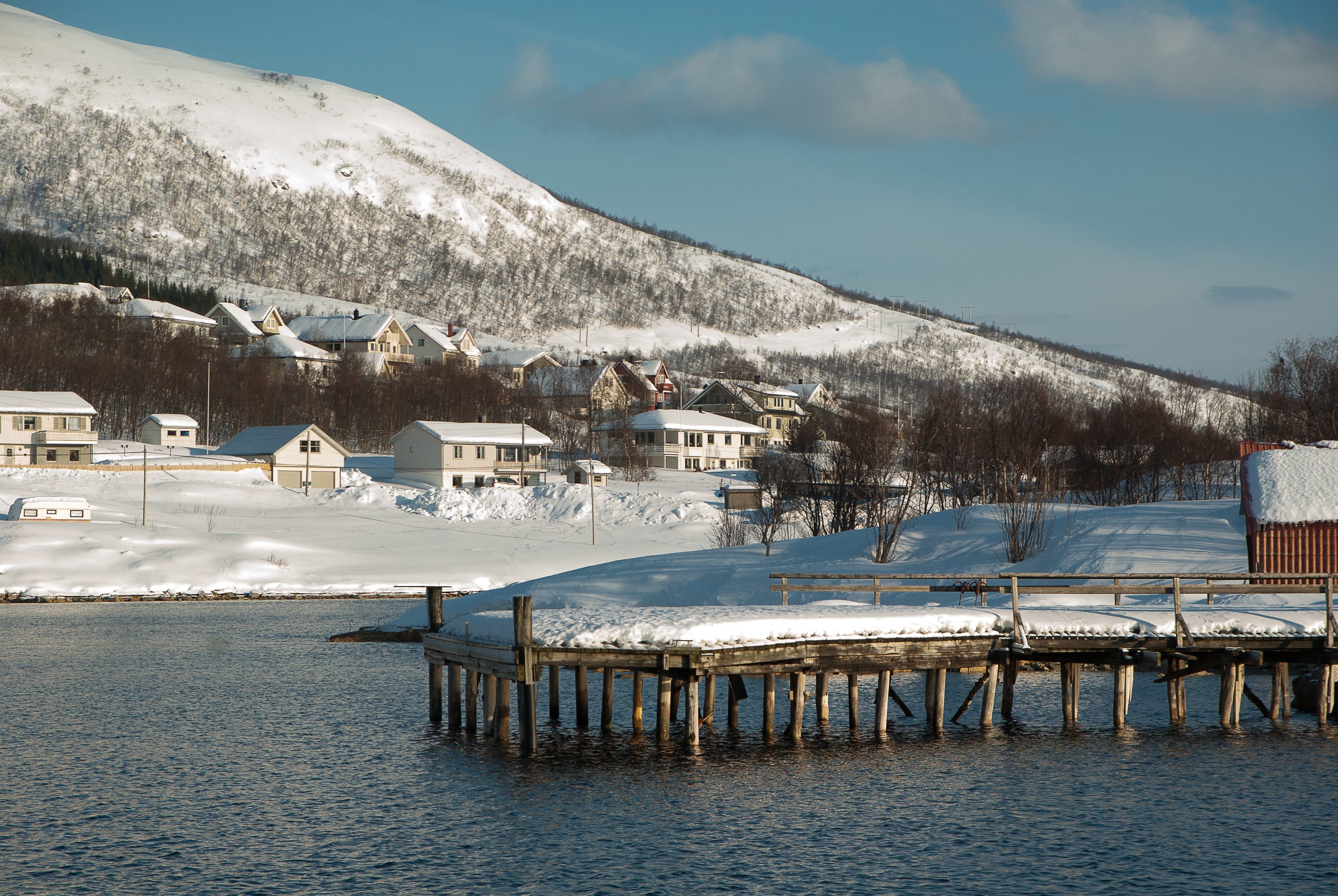 cloud - sky, snow, water, fjord, snowcapped mountain, no people, beauty in nature, house, residential district, winter, cold temperature, norway, building, HD Wallpaper