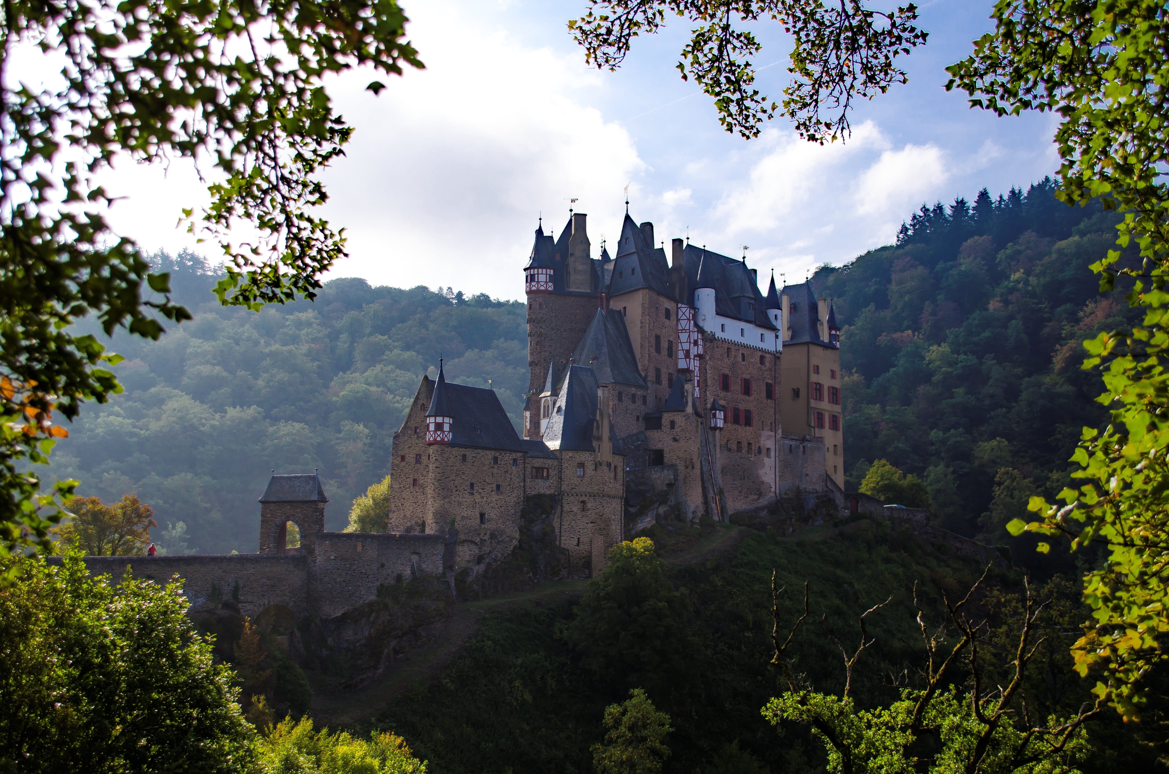 building exterior, built structure, the past, day, low angle view, places of interest, outdoors, old, burg eltz, architecture, knights castle, history, HD Wallpaper