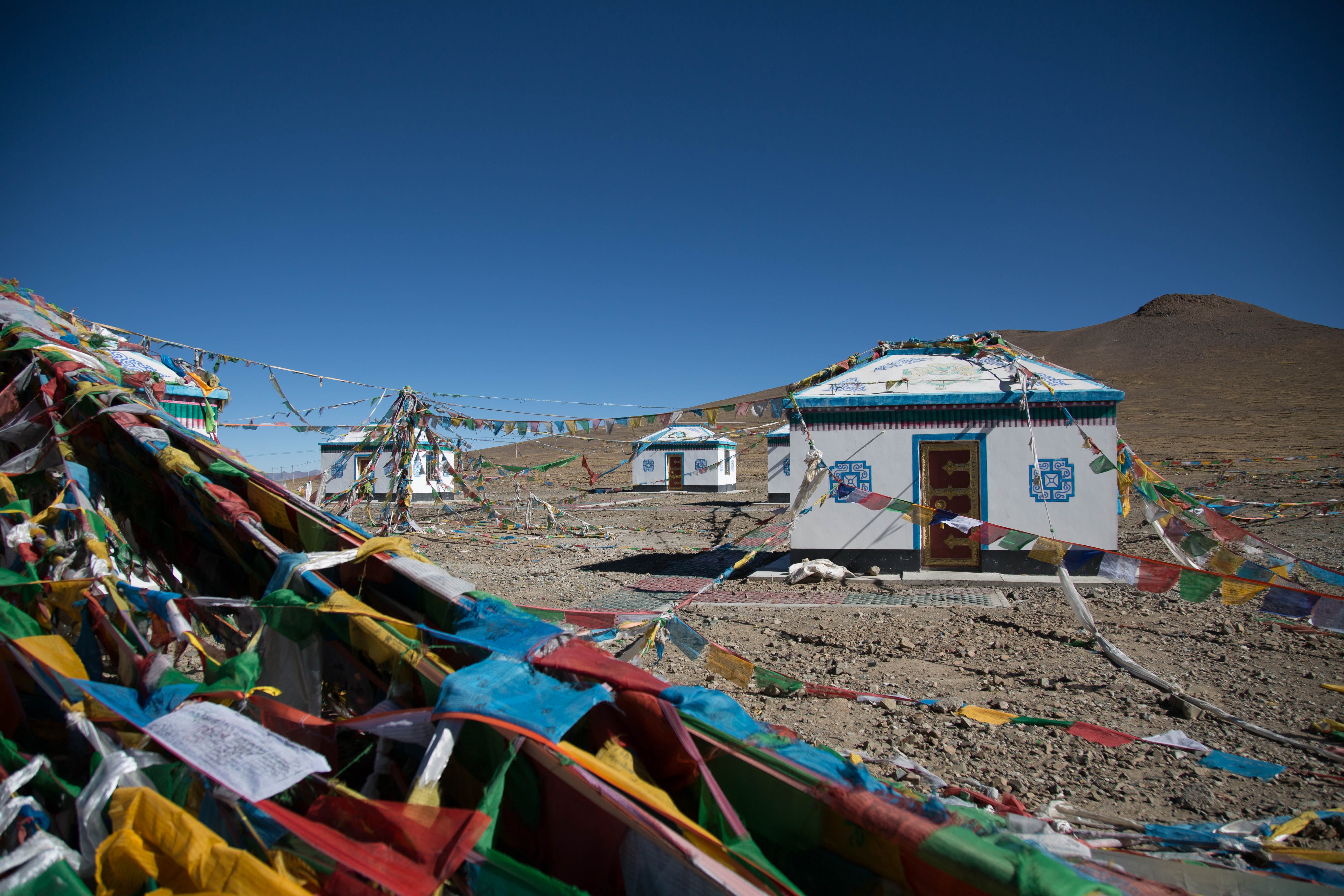 5K, building, tibet, concrete, highland, scenics - nature, landscape, praying, cultures, nature, flag, near, mountain, travel destinations, built structure, HD Wallpaper
