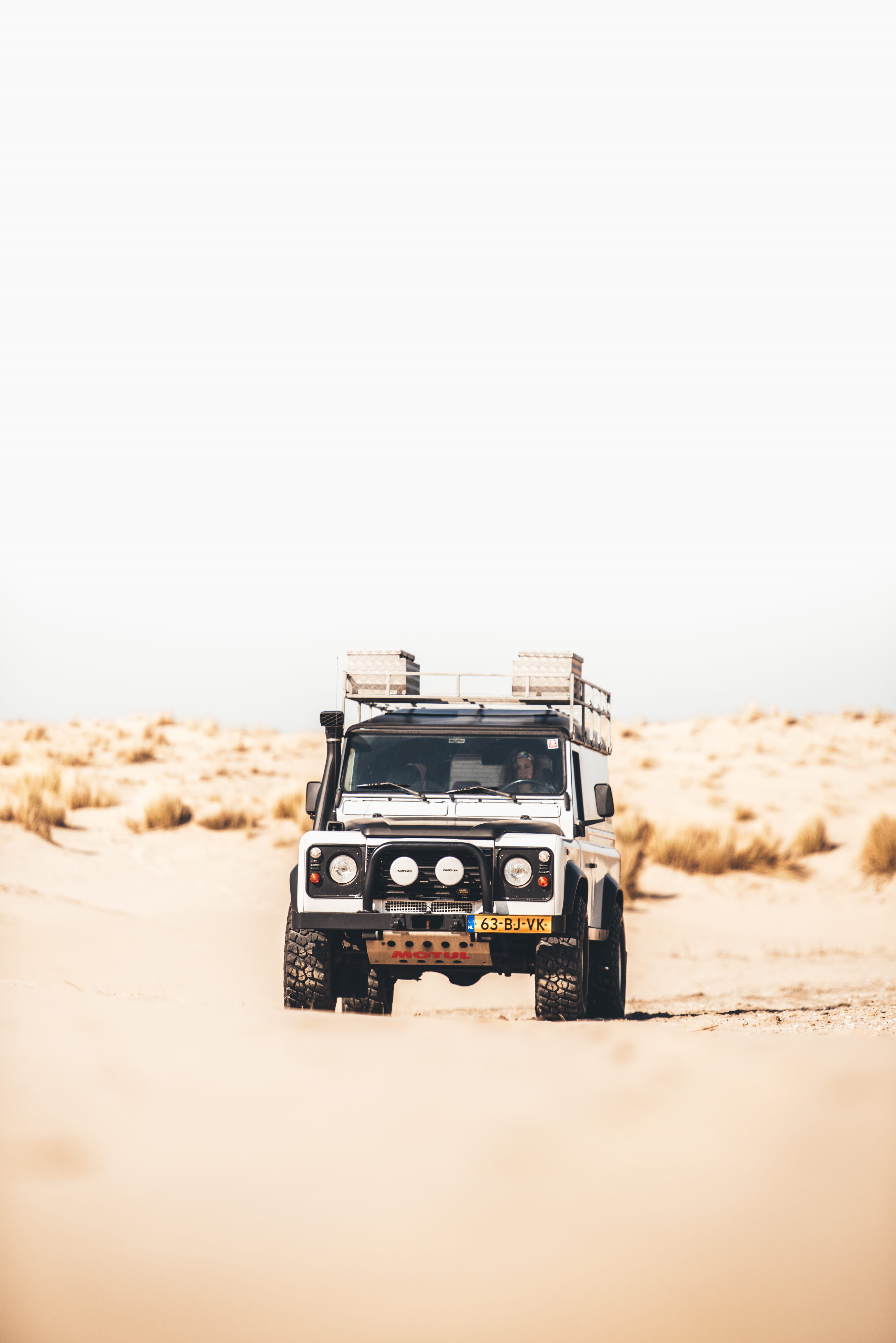 landrover, shift, dune, no people, road, arid climate, technology, travelling, power, wanderlust, 4*4, 5K, clear sky, vehicle, 4x, 4x4, grass, transportation, Phone HD Wallpaper