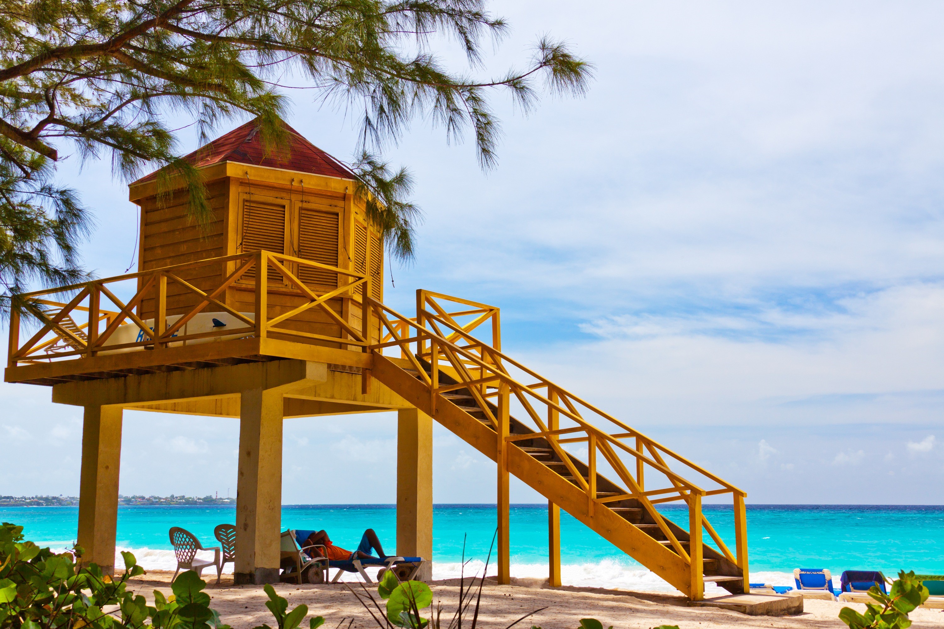 2K, real people, vacations, lifeguard hut, safety, beach, sea, day, horizon over water, sky, coastline, rescue, blue, built structure, patrol, chair, person, HD Wallpaper
