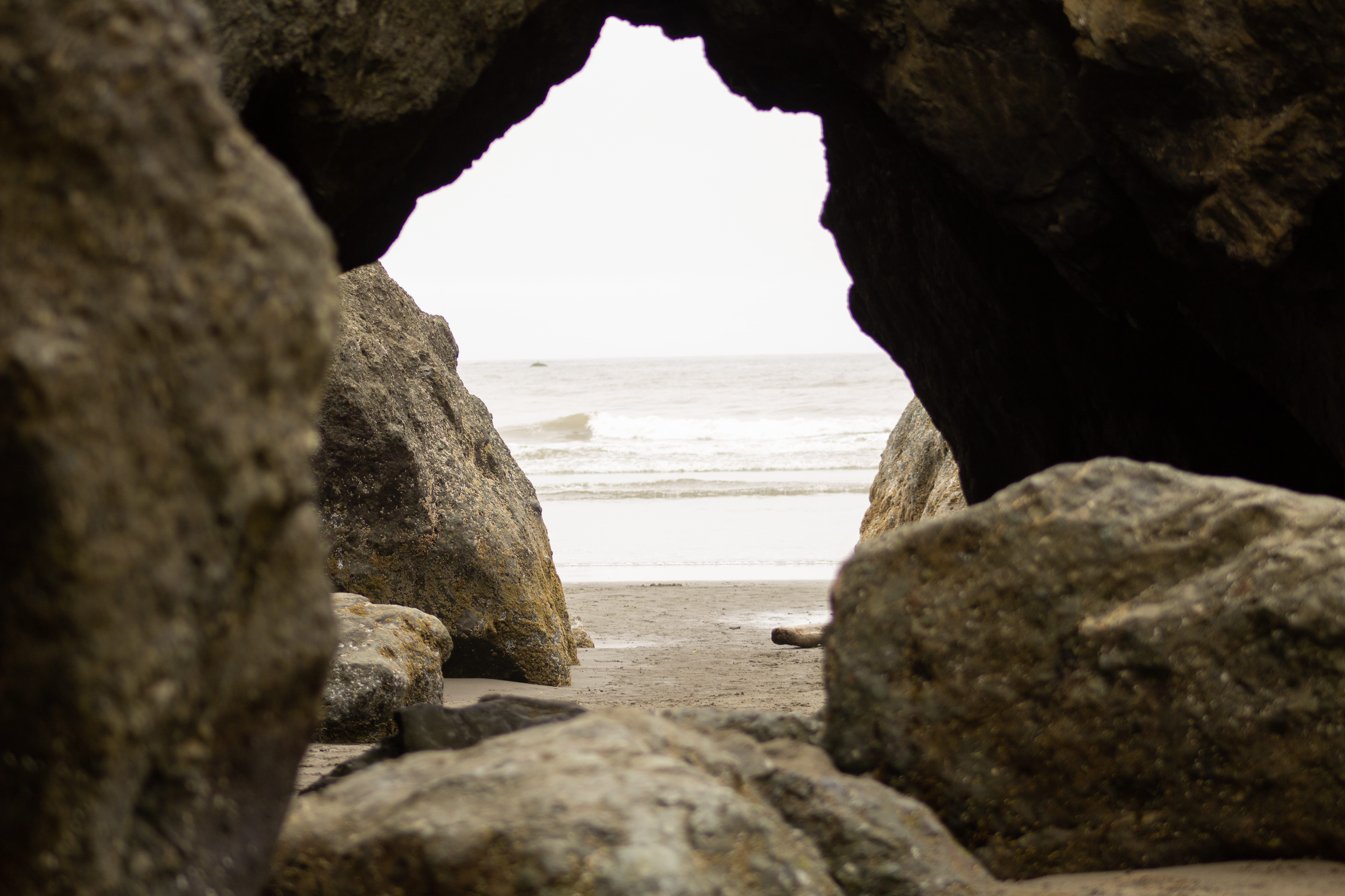 day, coastline, horizon, sea, cliff, ruby, stone - Object, pacific beach, sky, washington beach, formation, outside, daytime, 5K, fog, beauty In Nature, HD Wallpaper