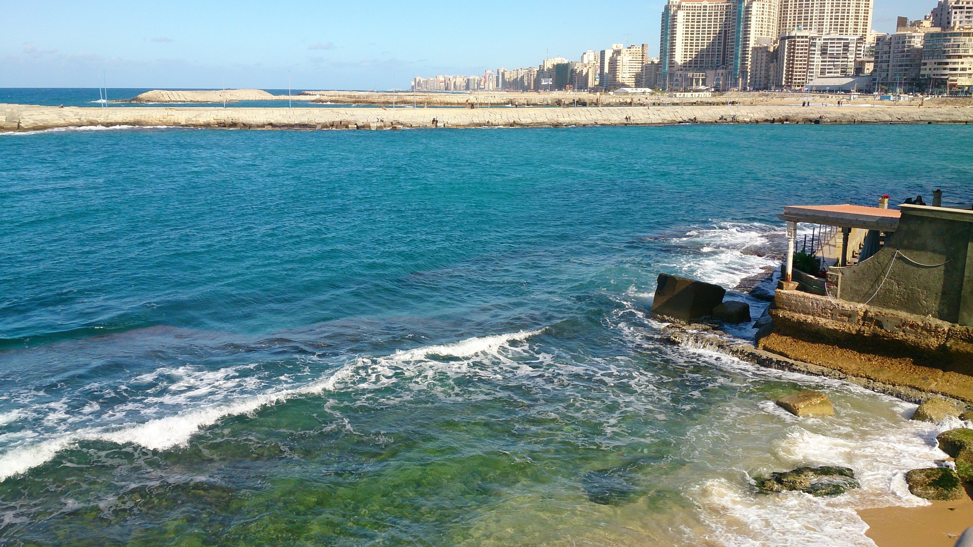 office building exterior, built structure, outdoors, architecture, beauty in nature, aquatic sport, Mediterranean, beach, Egypt, day, motion, shoreline, HD Wallpaper
