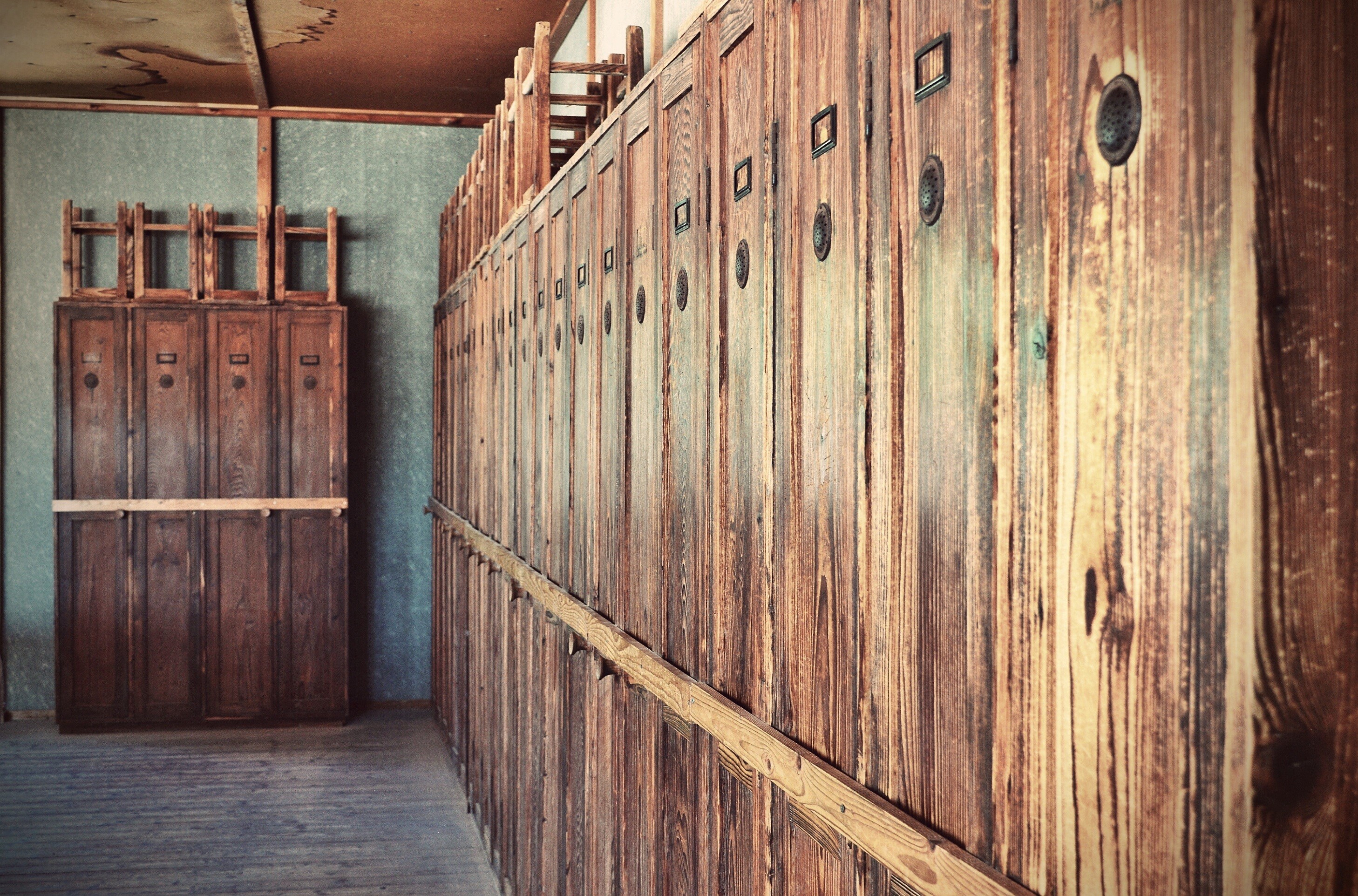 entrance, indoors, konzentrationslager, crime, protection, past, wall - building feature, pattern, kz, metal, lounge, no people, 2K, dachau, built structure, HD Wallpaper