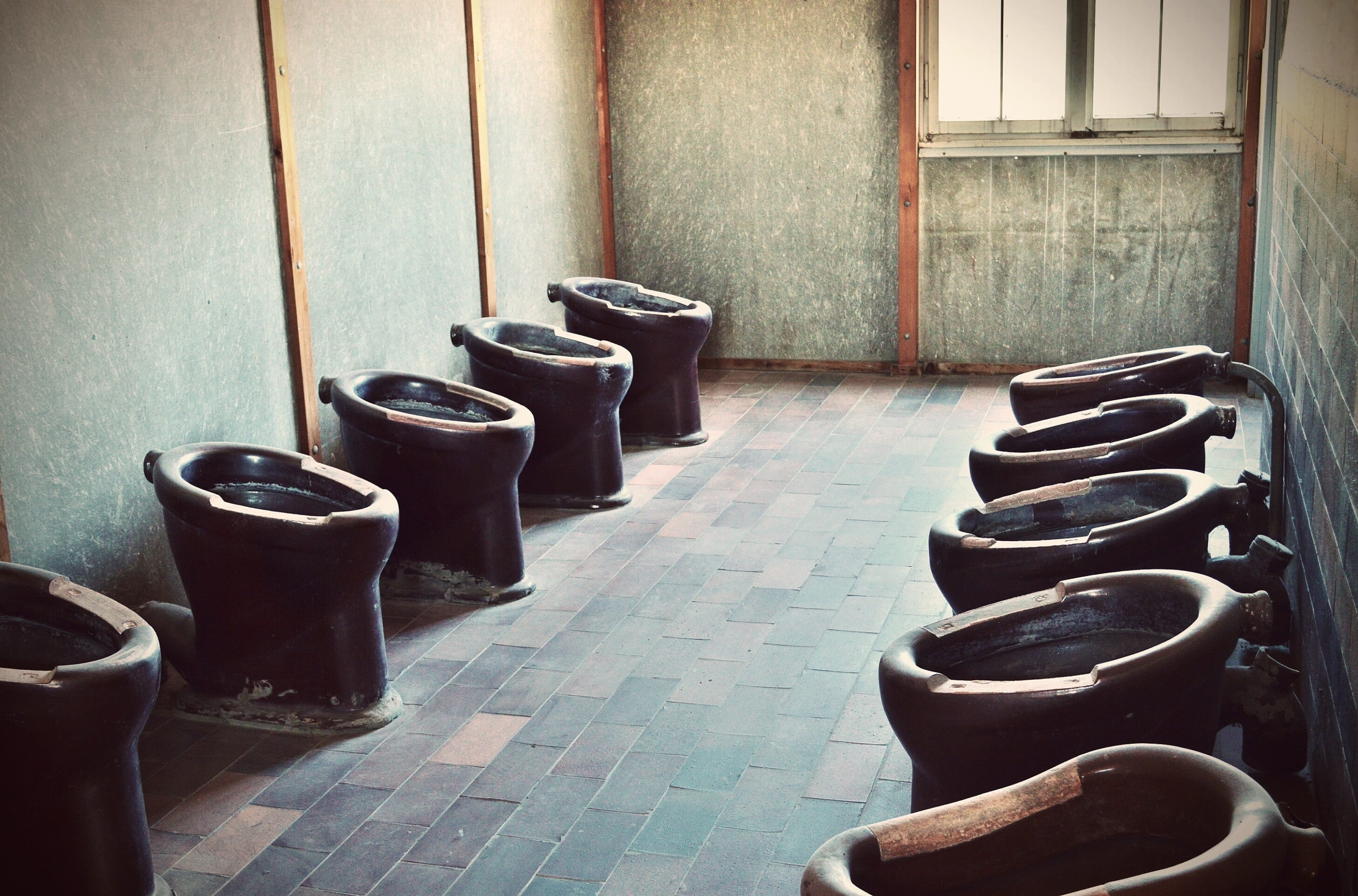 toilet, wall - building feature, tile, death, indoors, history, toilets, chair, bad, built structure, absence, kz, flooring, past, crime, architecture, HD Wallpaper