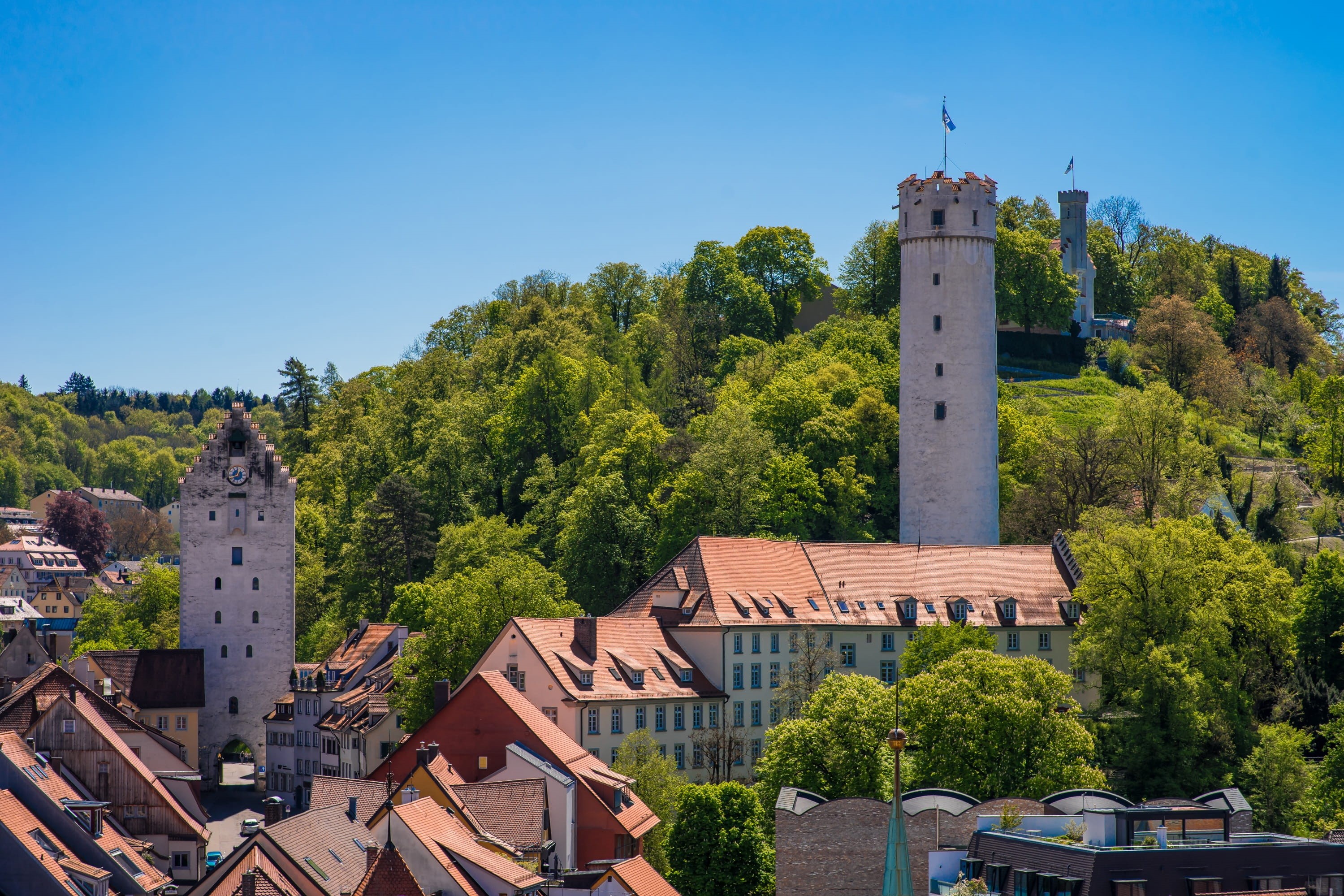 defensive tower, religion, tower, shadow, Flour, no people, urban Scene, background, plant, day, structure, house, outdoors, old, architecture, place of worship, HD Wallpaper