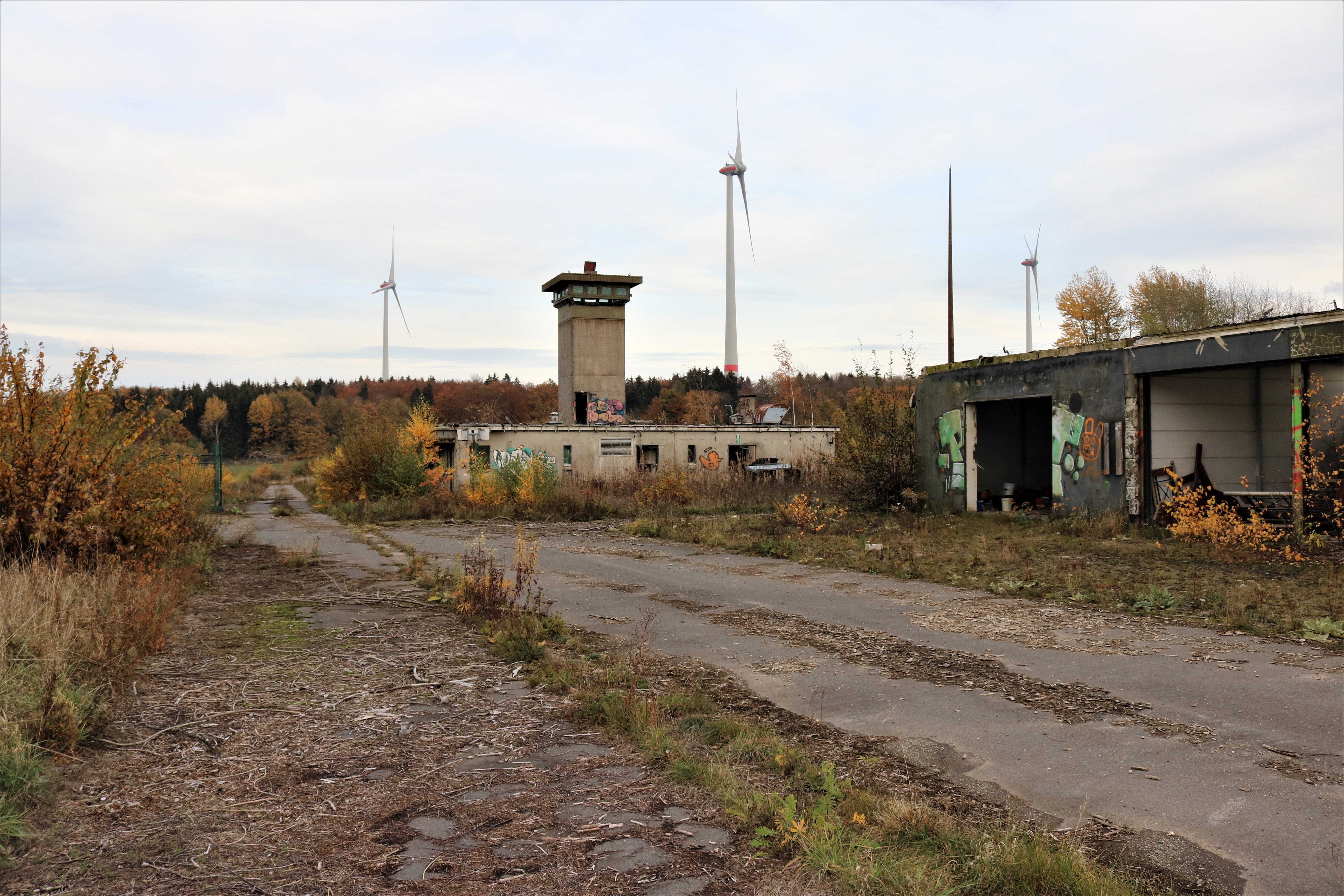 plant, footpath, nature, tree, direction, built structure, architecture, cloud - sky, land, the way forward, grass, abandoned, watchtower, building exterior, HD Wallpaper