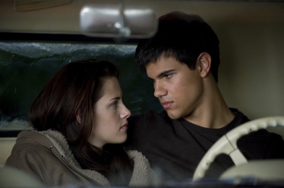 contemplation, teenager, Jacob Black, hairstyle, 480P, Bella Swan, clothing, young couple, indoors, lifestyles, adult, young men, Movie, togetherness, HD Wallpaper