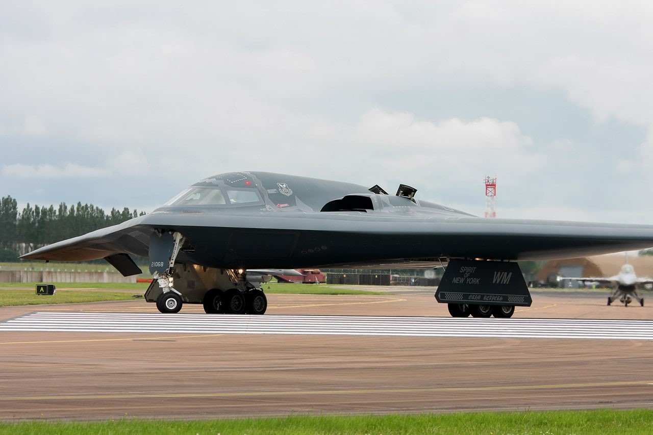 nature, plane, transportation, aircraft, airport, Northrop Grumman B-2 Spirit, airport runway, stationary, people, mode of transportation, 720P, speed, HD Wallpaper