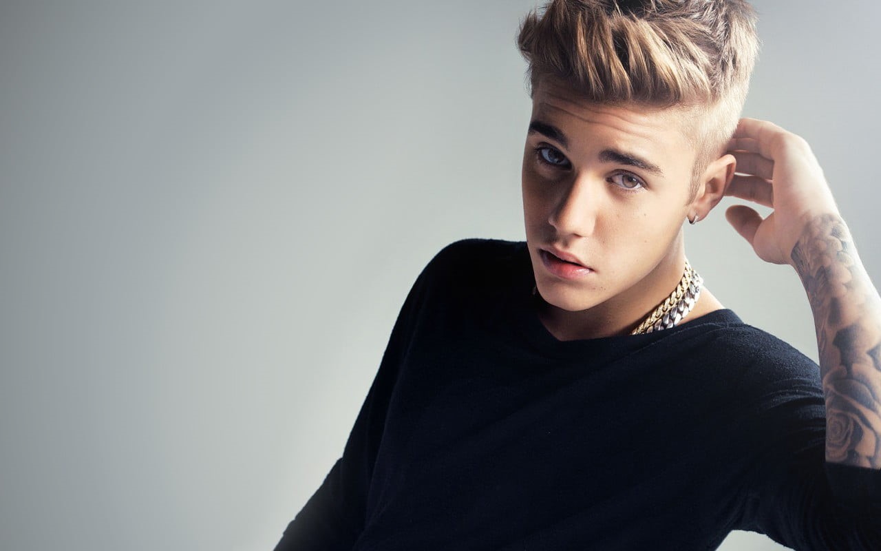 tattoo, Justin Bieber, front view, beauty, celebrity, fashion, looking at camera, headshot, portrait, beautiful people, indoors, handsome, copy space, young adult, HD Wallpaper