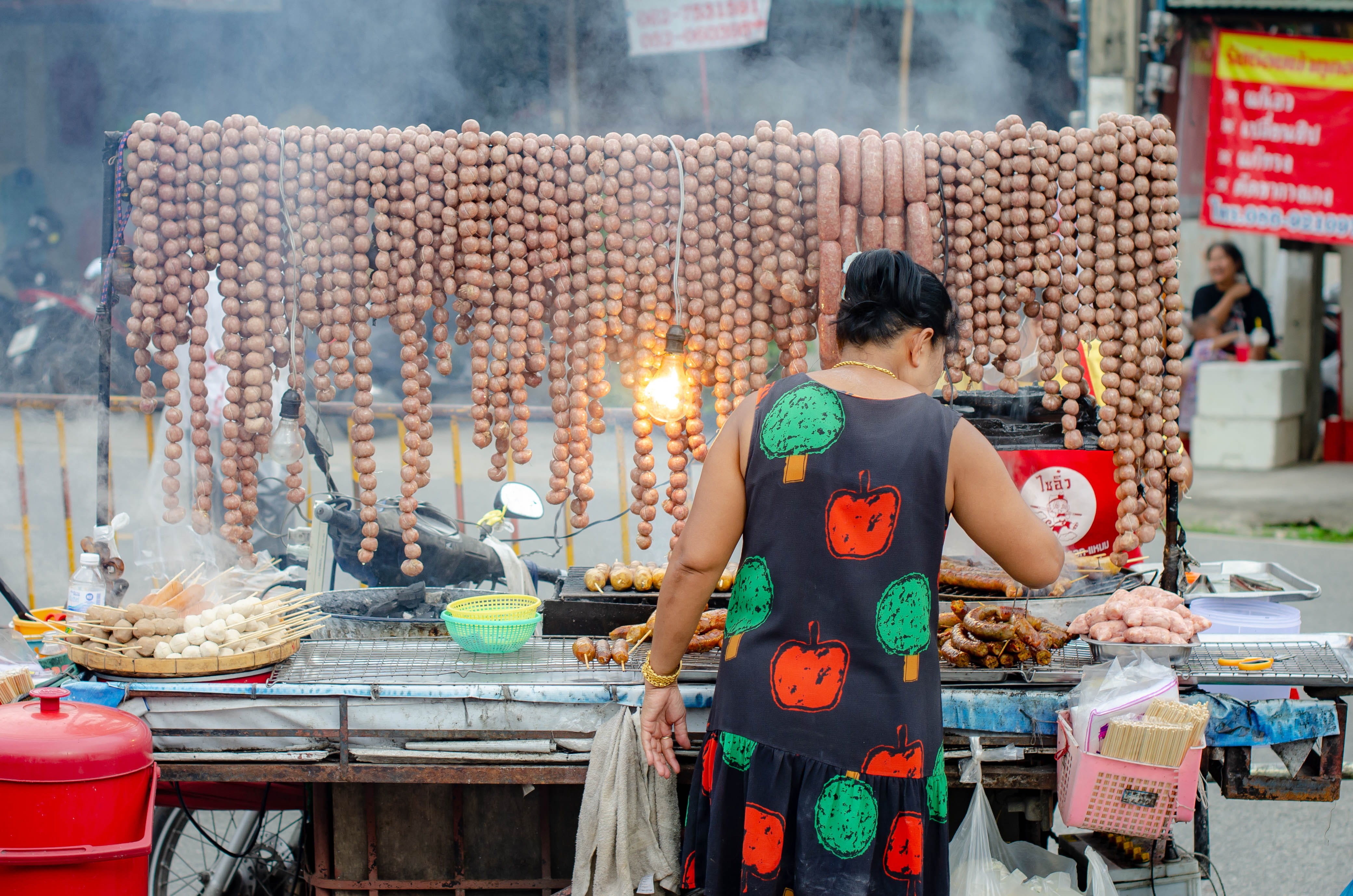 waist up, sale, design, healthy, hairstyle, mai, market stall, plate, view, selection, city, top, casual clothing, green, nutrition, incidental people, HD Wallpaper
