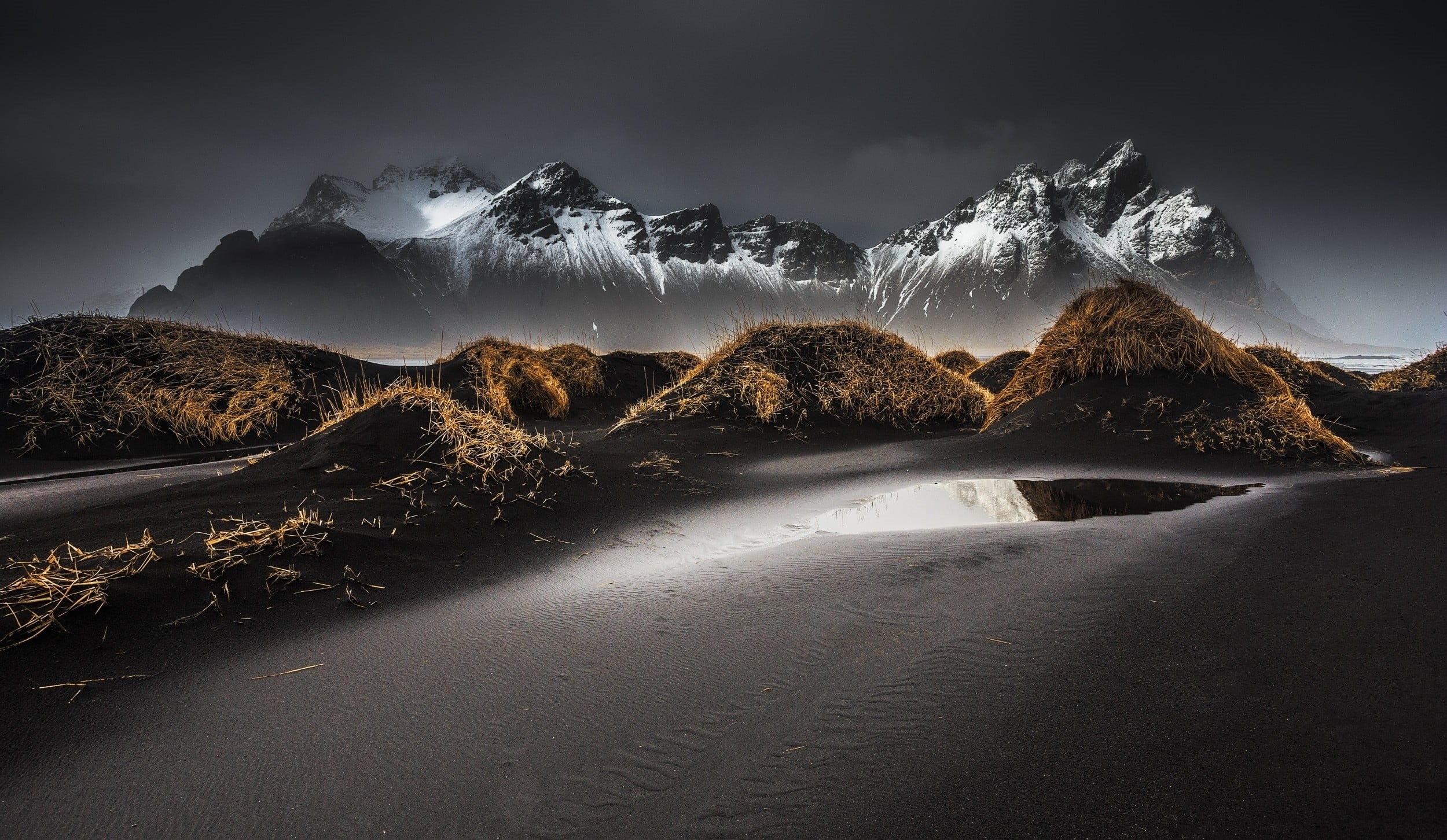 winter, environment, nature, beauty in nature, snowy peak, reflection, 1080P, beach, landscape, tranquility, tranquil scene, black, plants, mist, plant, HD Wallpaper