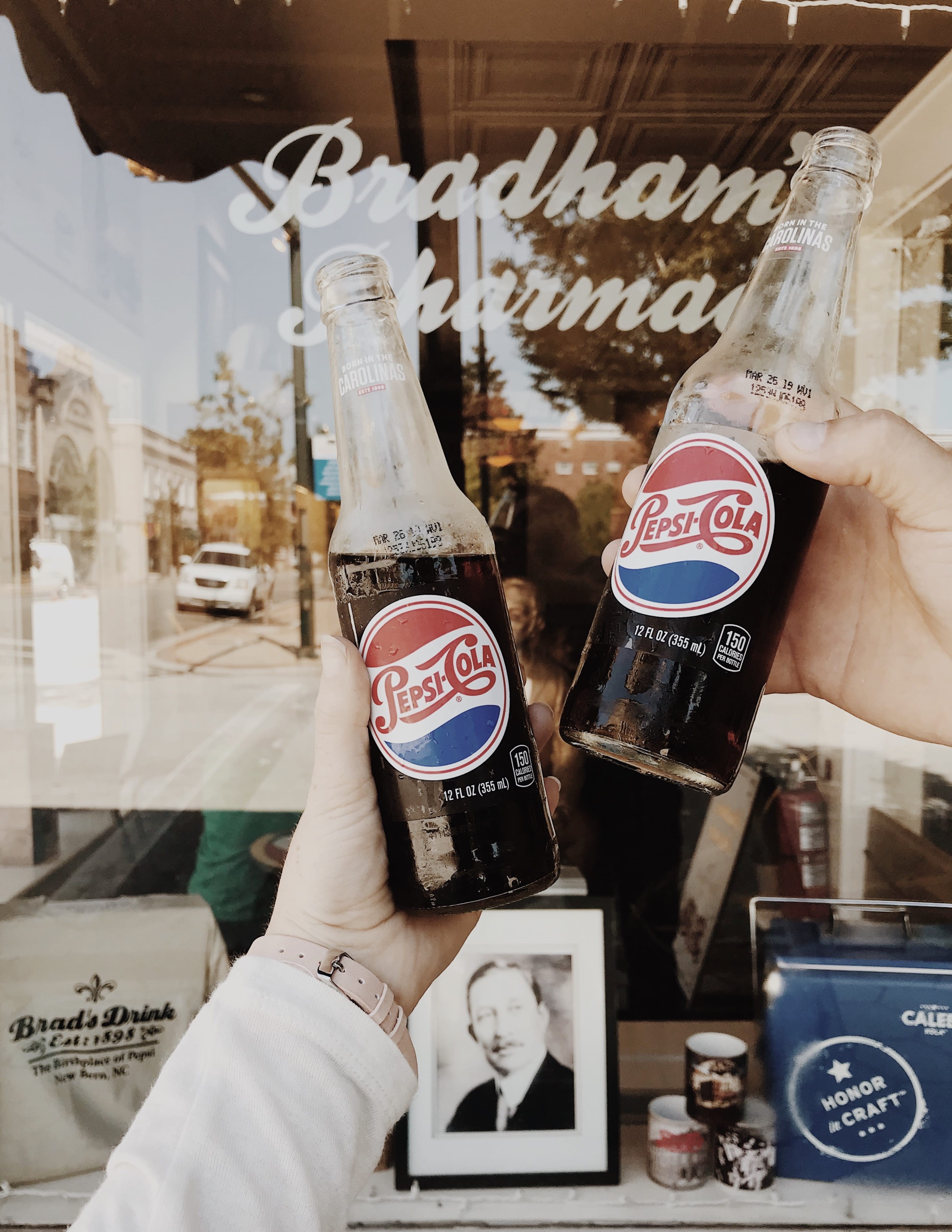 business, beer - Alcohol, bottles, vintage, label, people, beer Bottle, retro, branding, bottle, cola, pepsi, drink, 2K, light, window, closeup, warm, Phone HD Wallpaper