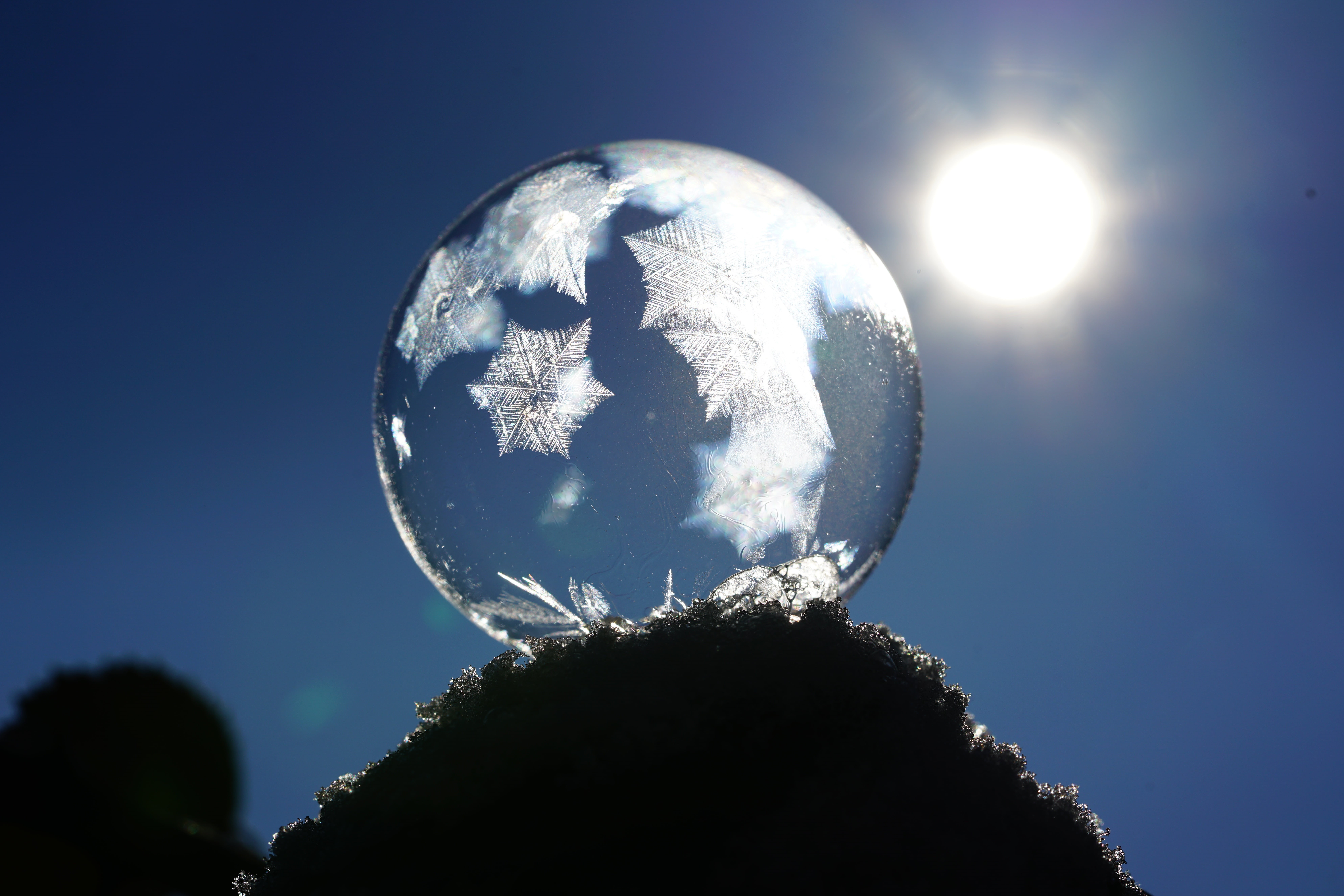 crystalline, no people, ball, space, hardest, frozen, snowflakes, outdoors, blue, sphere, back light, eiskristalle, snow, icy, sunbeam, cold, photo art, HD Wallpaper