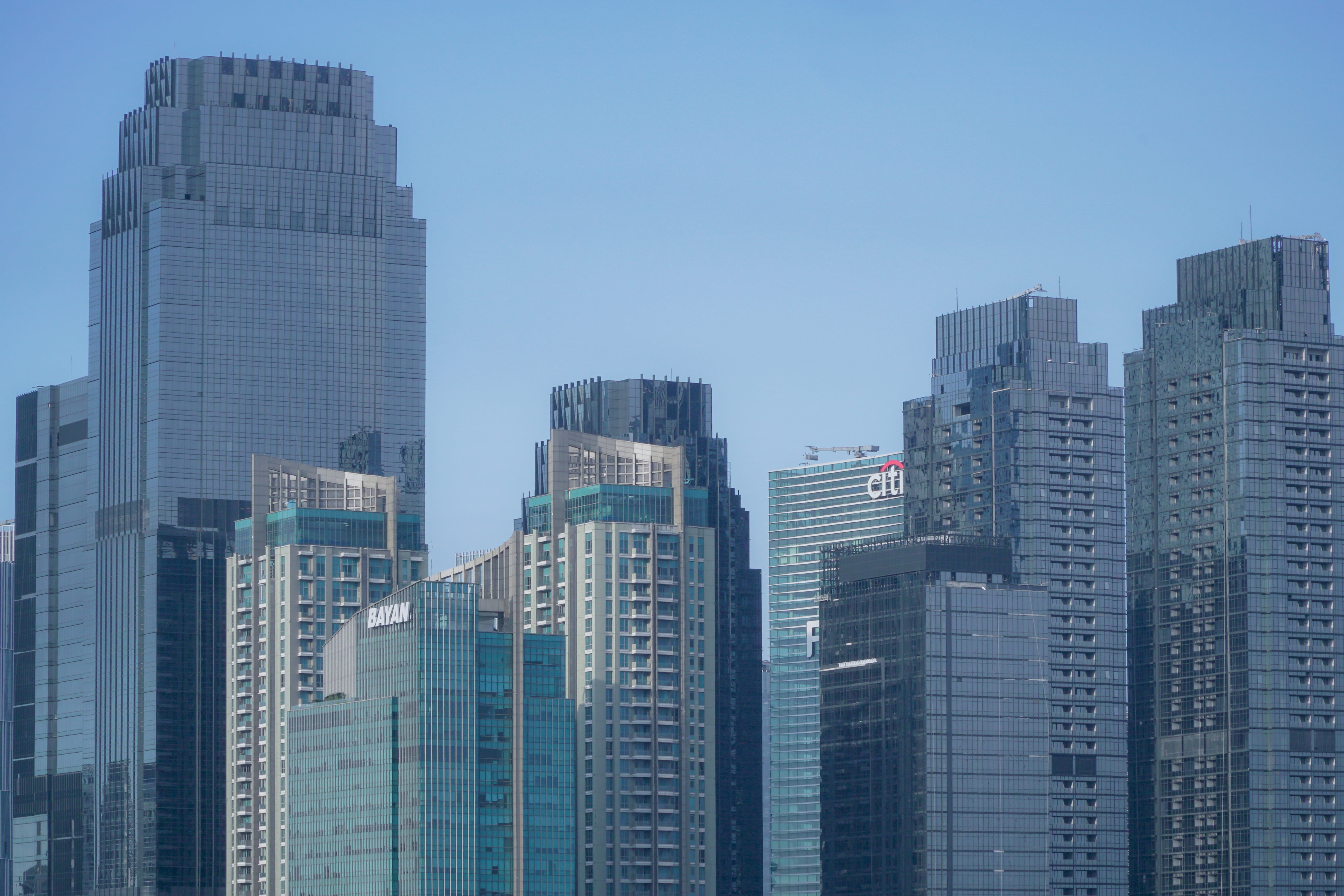 office building, buildings, town, road, building, landscape, glass - material, high rise, downtown, financial district, tower, urban, office building exterior, HD Wallpaper