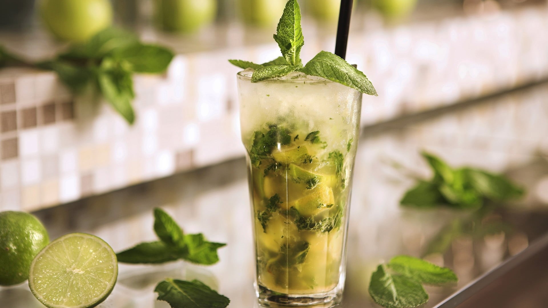 rum, citrus fruit, cold, close-up, tea, food, sugar, healthy, 1080P, yellow, fruit, mixed drink, lime, close, plant, garnish, lemon, drink, alcohol, no people, HD Wallpaper