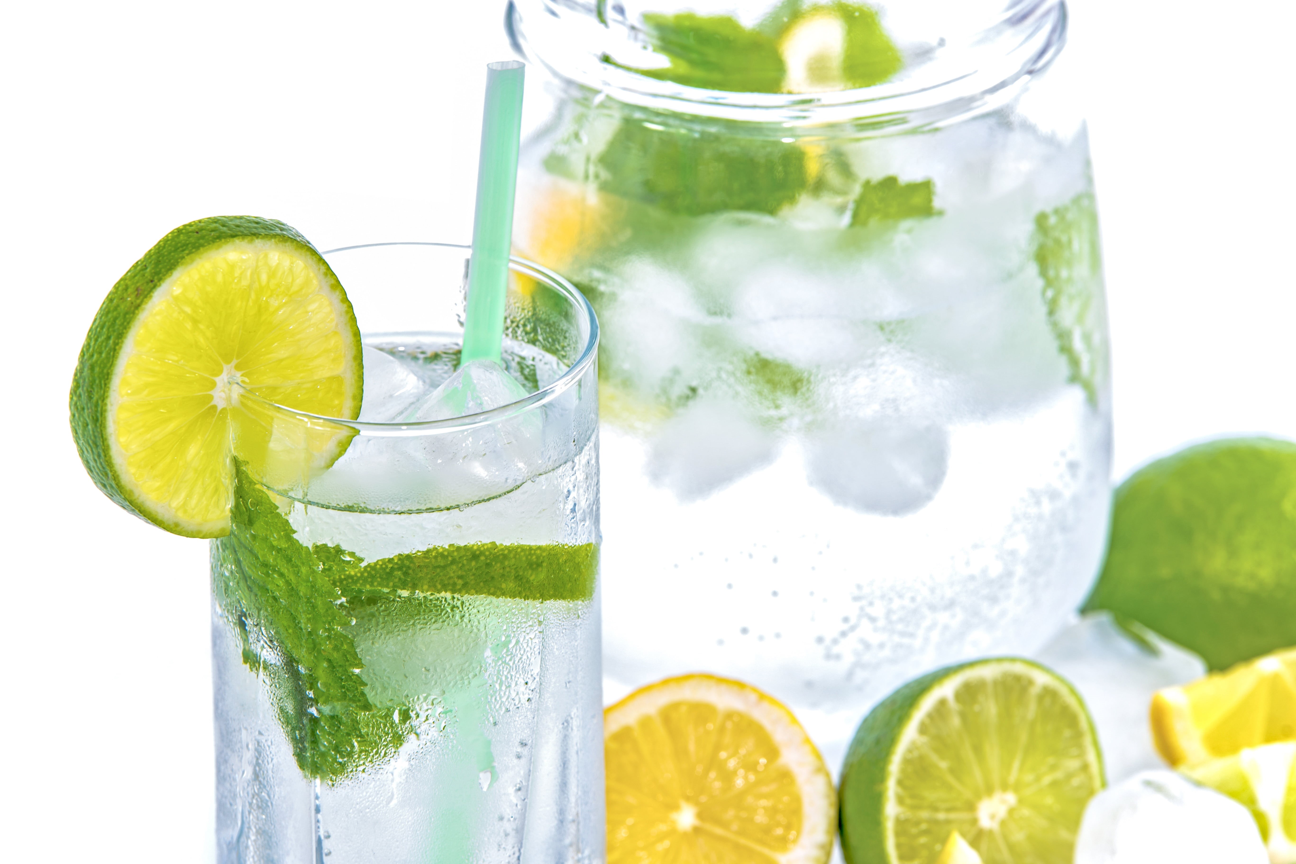 cold temperature, cool, 5K, green, summer, tonic, food, liquid, the freshness, ice cube, water, freshness, ice, white background, rum, juice, citrus, drink, HD Wallpaper