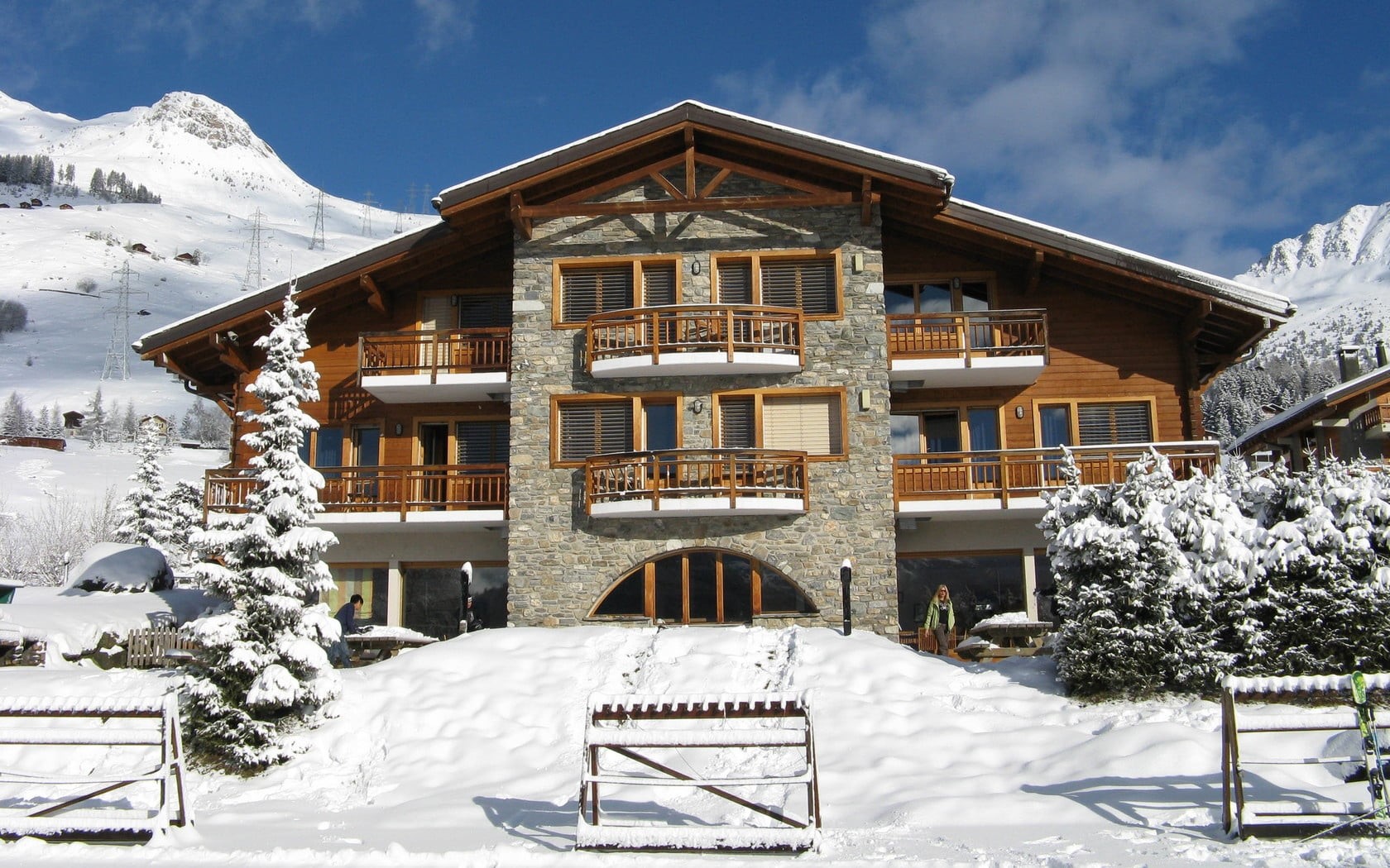 verbier, switzerland, building, skiing, landscape, plant, cold temperature, mountain, vacations, wood - Material, ice, snowcapped mountain, resort, house, HD Wallpaper