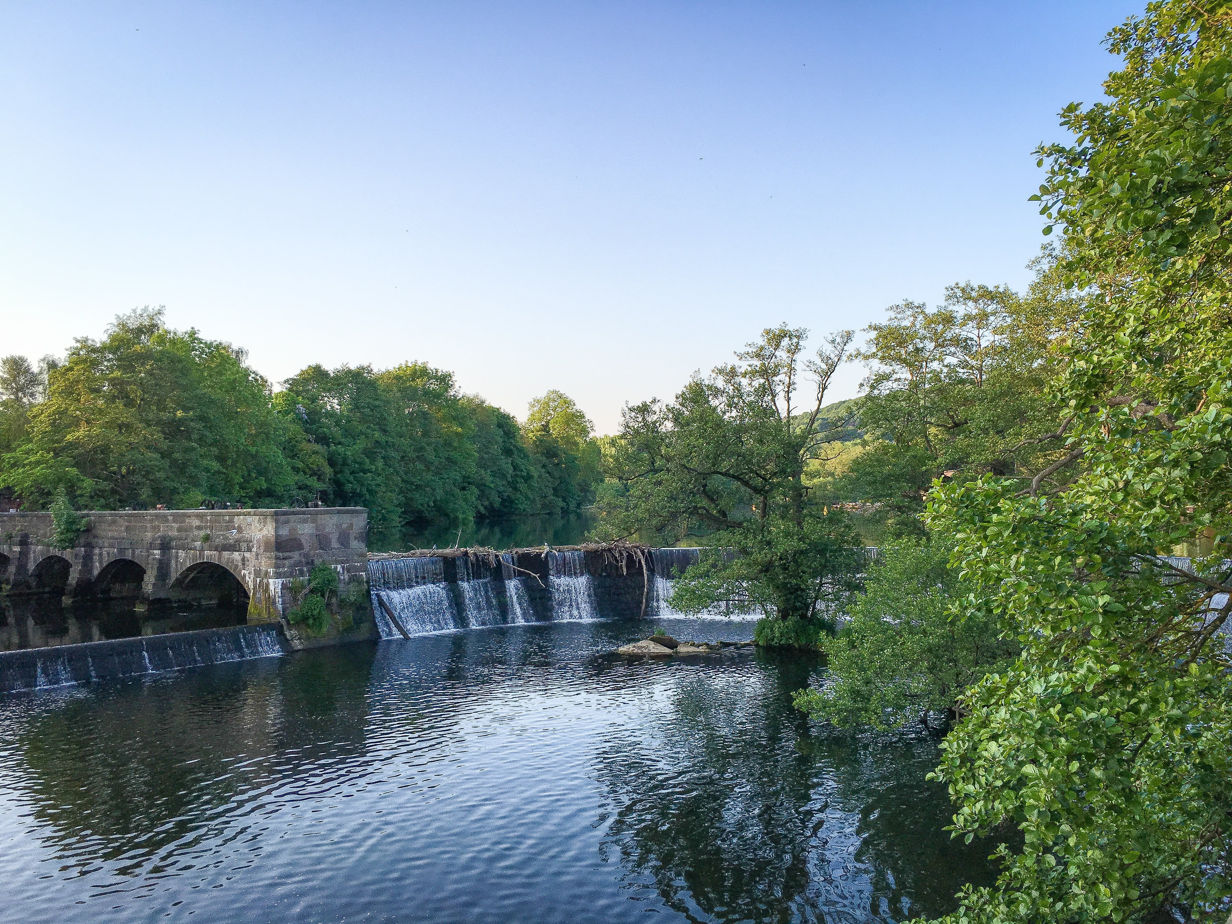 connection, architecture, derbyshire, gardens, 4K, nature, river, peak, flowing water, arch bridge, peak district, built structure, england, clear sky, HD Wallpaper