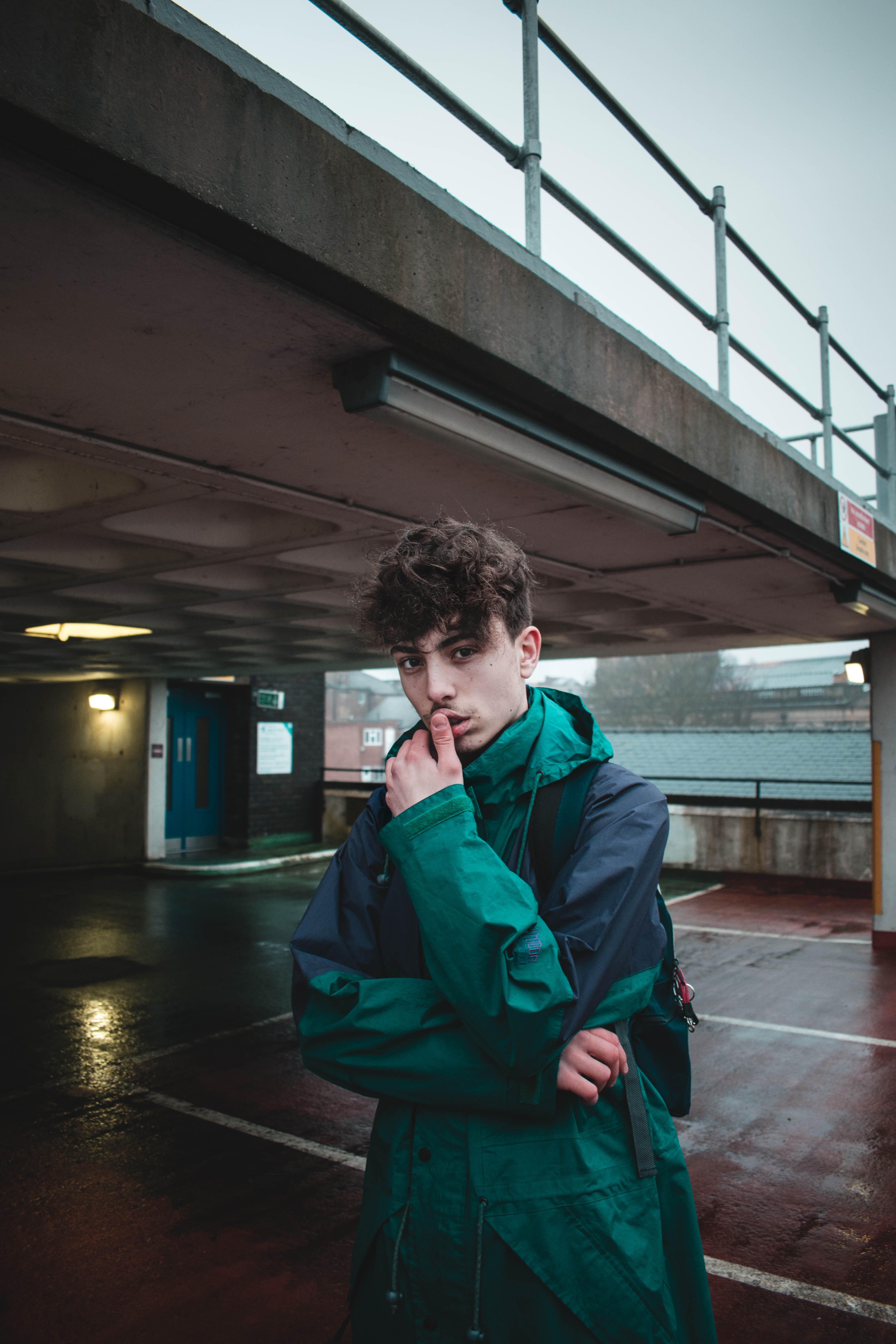 rain, jacket, 5K, transportation, communication, touching, derbyshire, real people, bridge, connection, young men, building, urban style, young adult, Phone HD Wallpaper
