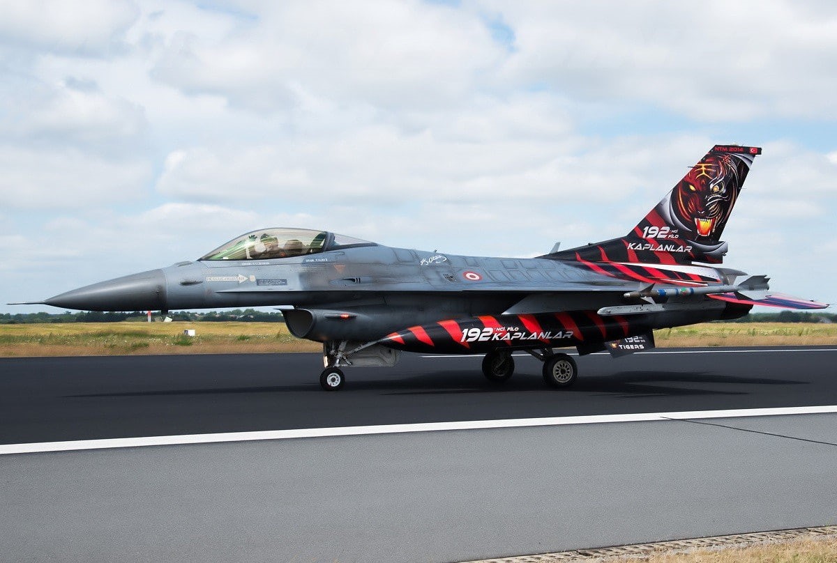 Turkish Armed Forces, Turkish Air Force, tiger, military airplane, airport, military, plane, no people, outdoors, military aircraft, side view, aerospace industry, HD Wallpaper