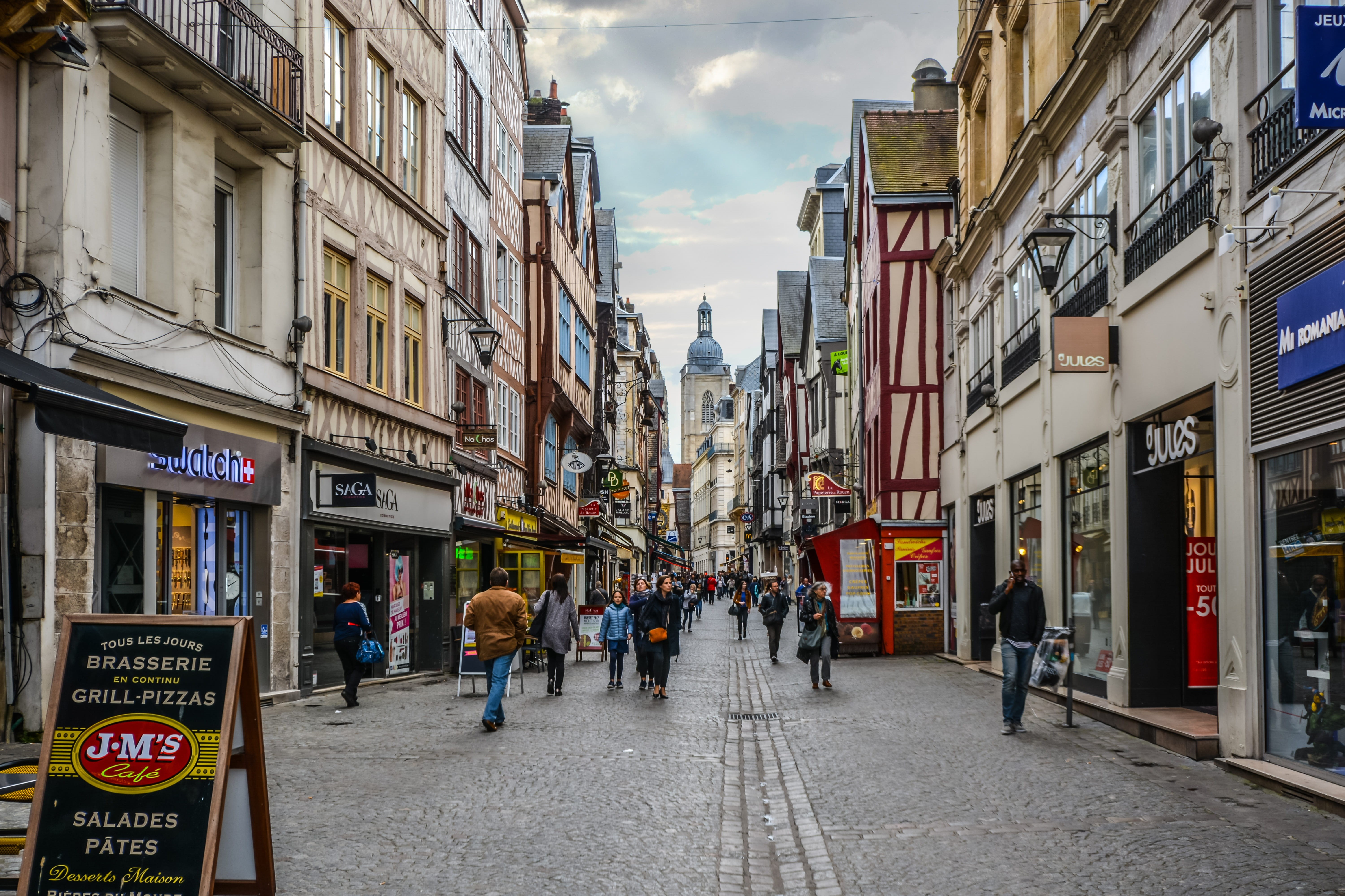travel, building exterior, real people, direction, market, town, 5K, vacation, cobblestone, men, cityscape, walking, city, historic, adult, normandy, tourism, HD Wallpaper