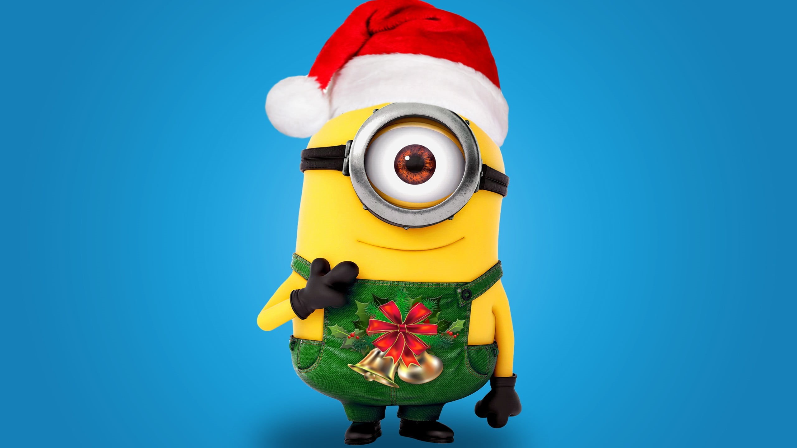 day, warm clothing, 2K, minions, clothing, Christmas, blue, minion, front view, holding, copy space, child, blue background, red, one person, toy, representation, HD Wallpaper