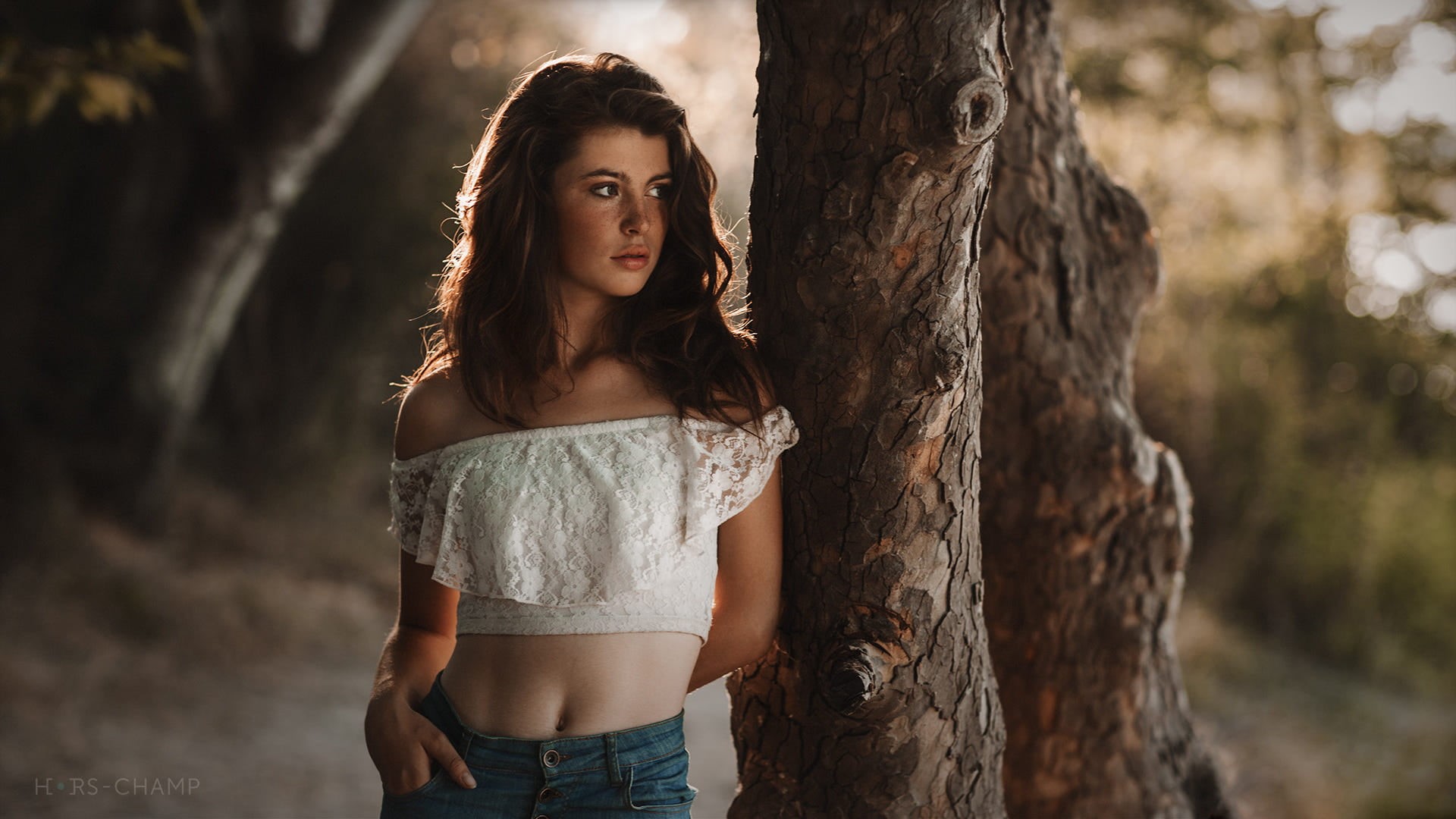 women, hairstyle, contemplation, women outdoors, one person, tree trunk, portrait, beauty, standing, belly, hors-champ, tree, looking away, trunk, young women, HD Wallpaper