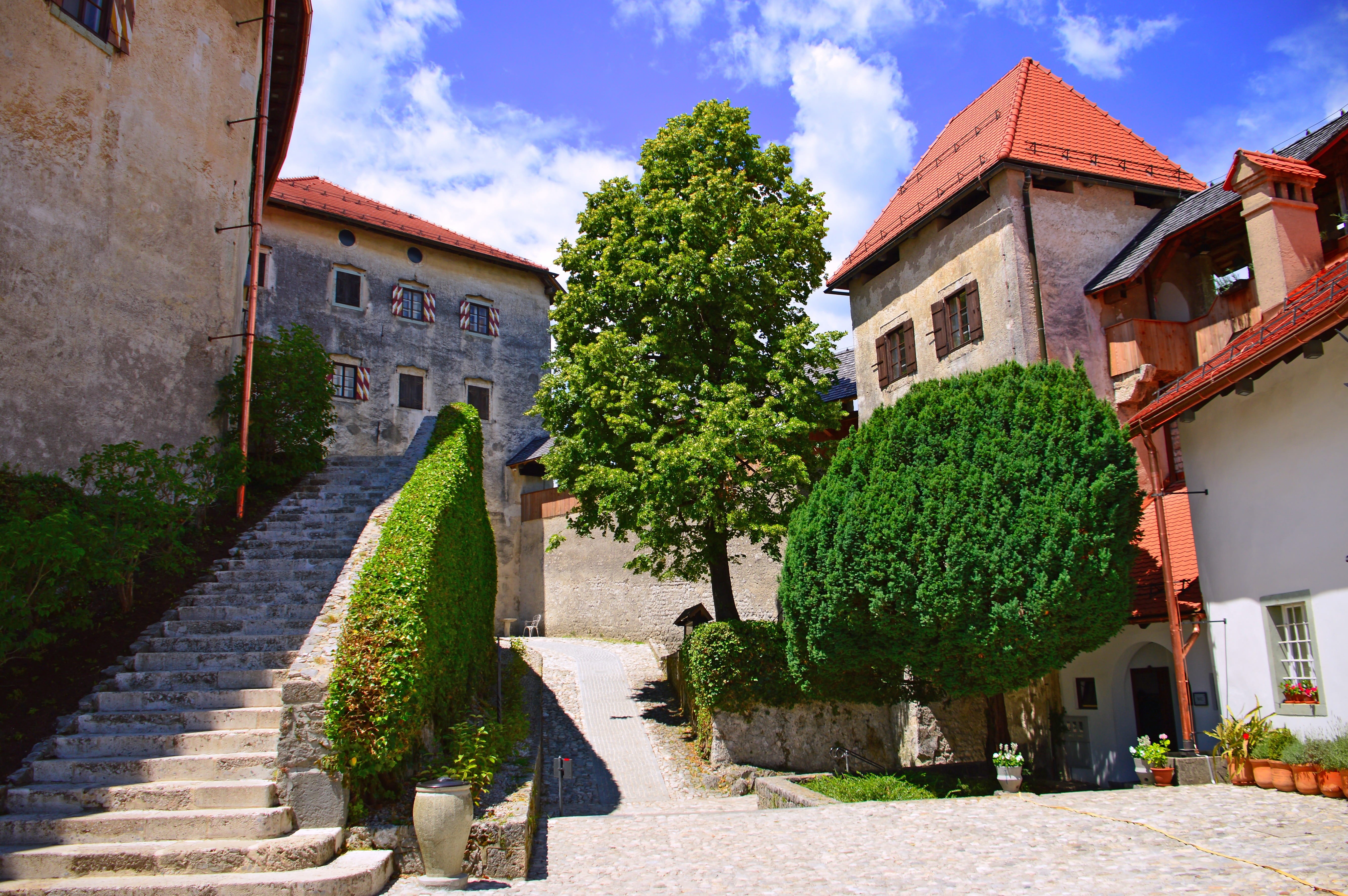 history, coach, mood, stair, day, sky, footpath, built structure, cloud - sky, the way forward, sunlight, castle, cloud, lake, blue, building exterior, HD Wallpaper
