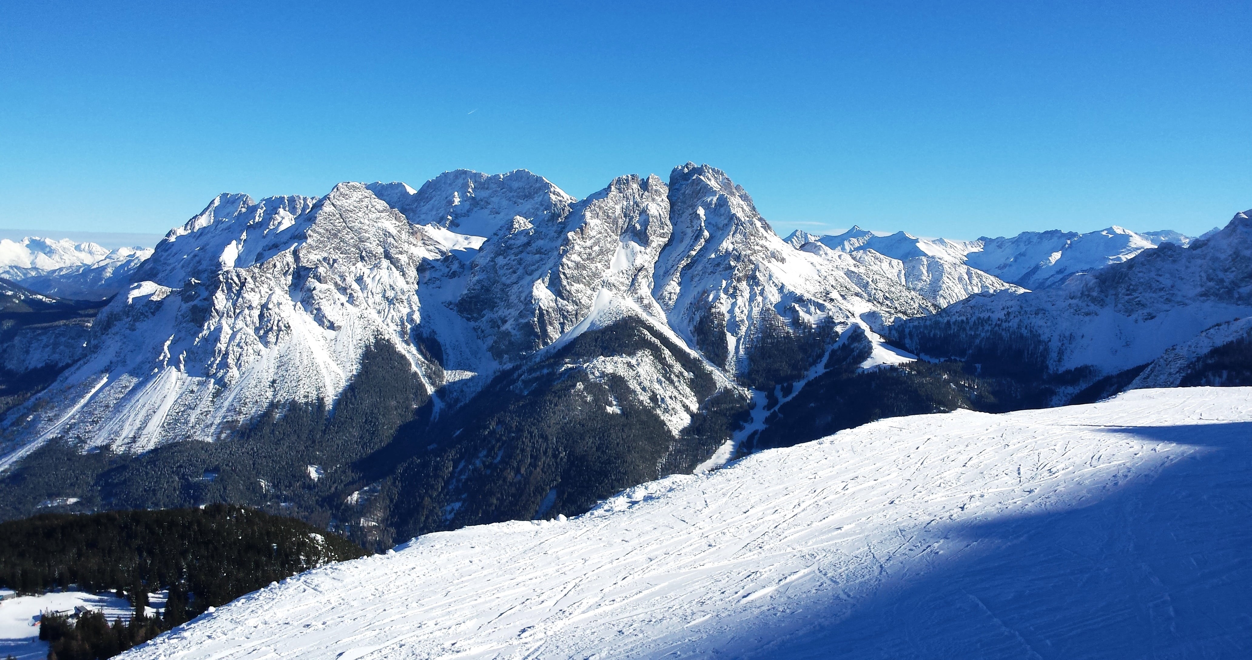 mountains, Alps  mountains, sport, 4K, skiing, daytime, filled, european Alps, landscape, switzerland, snow, silence, Lermoos, mountain, Austria, blue, HD Wallpaper