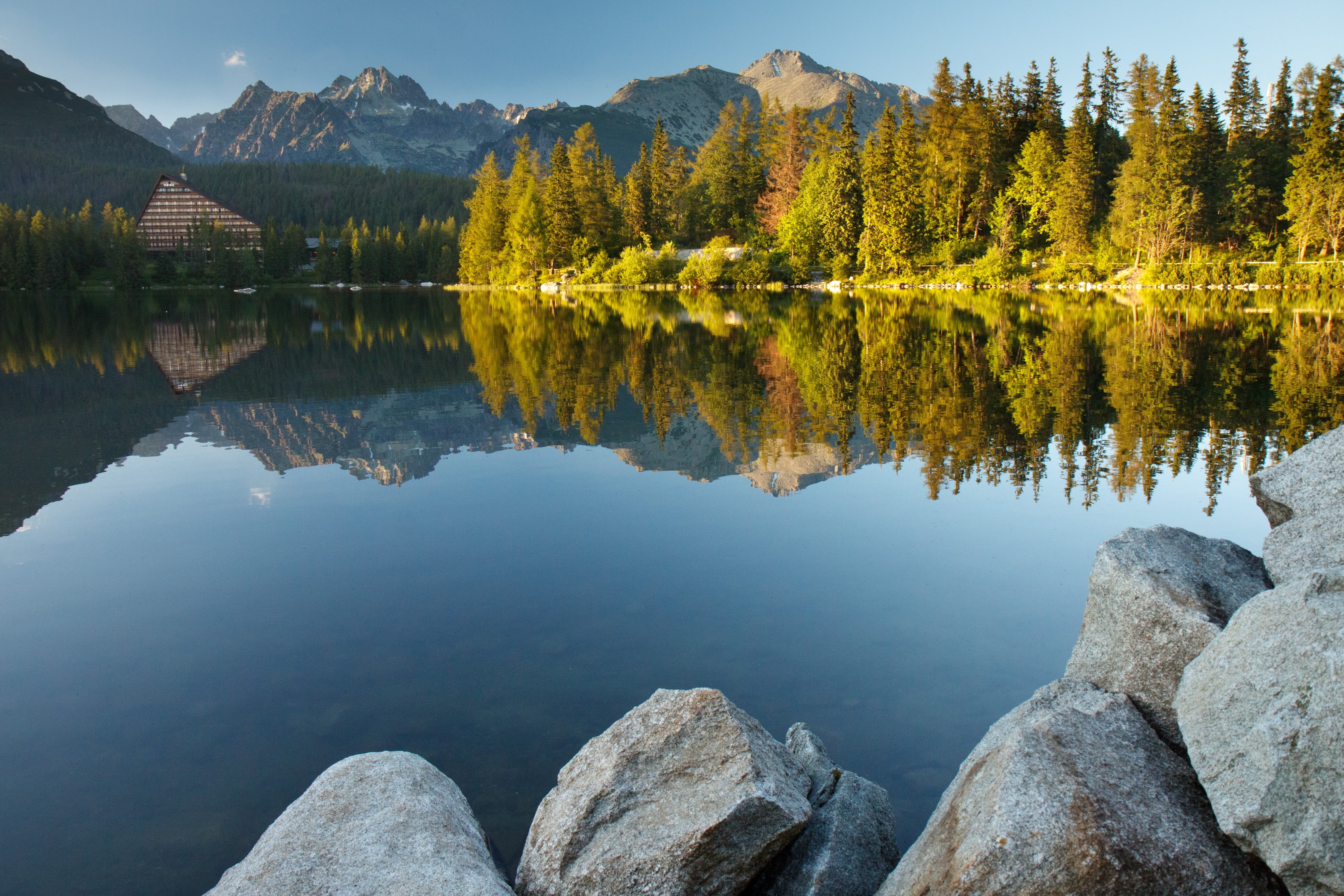 reflection, day, trees, Tatra Mountains, landscape, no people, pine, tranquil scene, Slovakia, forest, nature, stones, sky, beauty in nature, hotel, lake, HD Wallpaper
