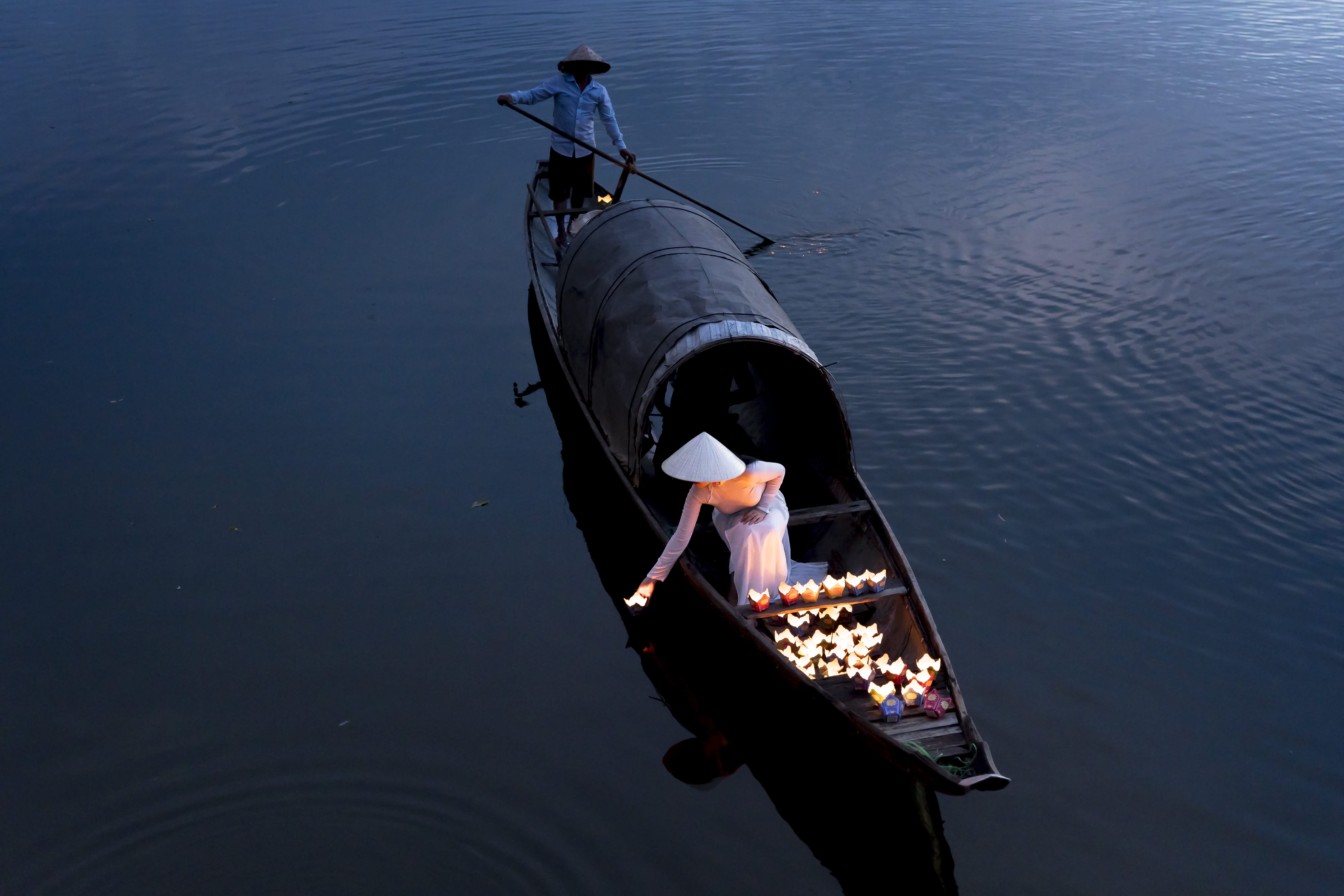 lake, nature, leisure, dusk, rowboat, occupation, traditional wear, paddle, high angle view, dawn, people, ao dai, boatman, transportation system, river, HD Wallpaper