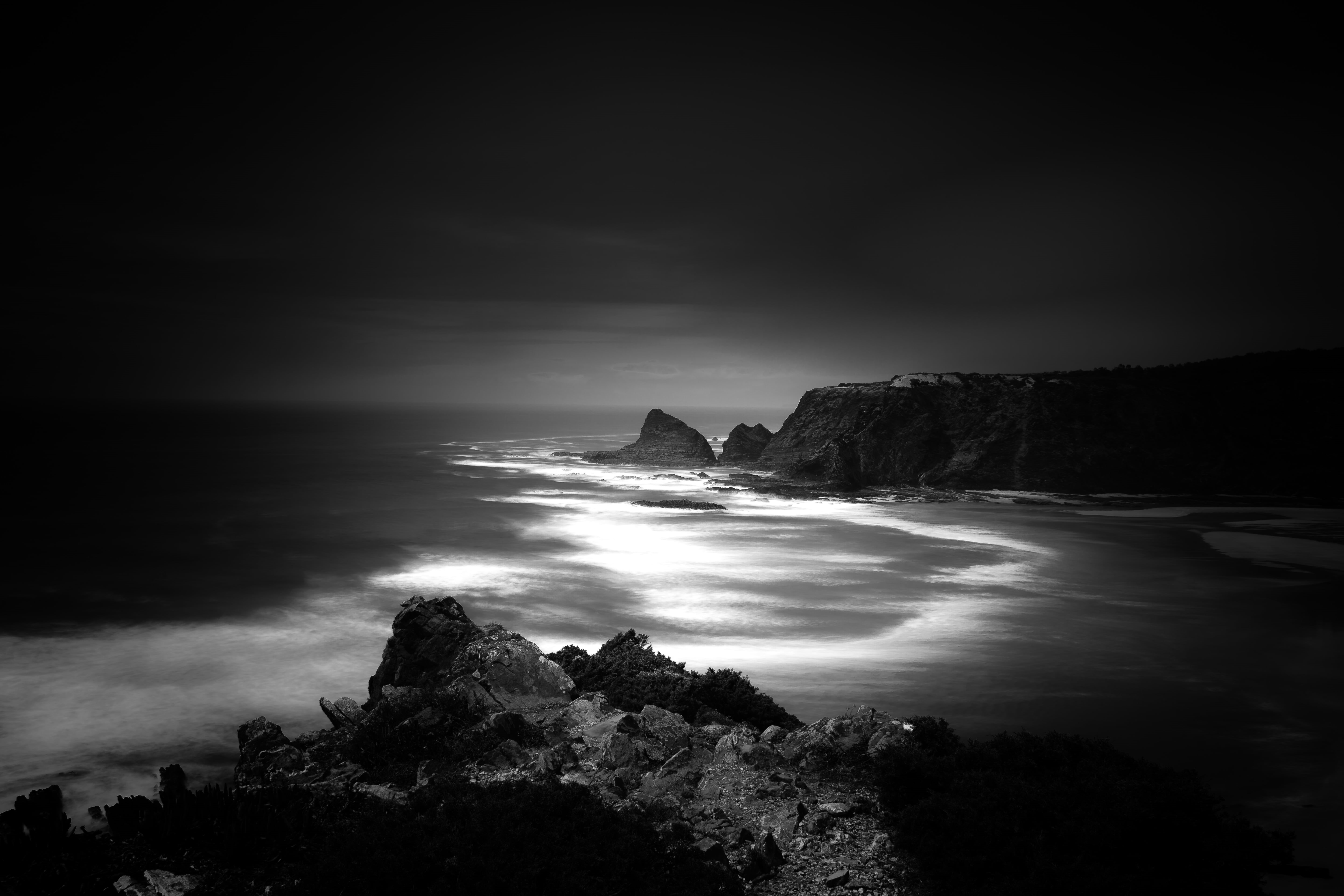 hard, f/4, seashore, cliff, 105mm, sea, neutral density filter, view, beach, sunset, lightroom, rock - Object, foam, Odeceixe, Mk, photo, EF, grayscale, HD Wallpaper