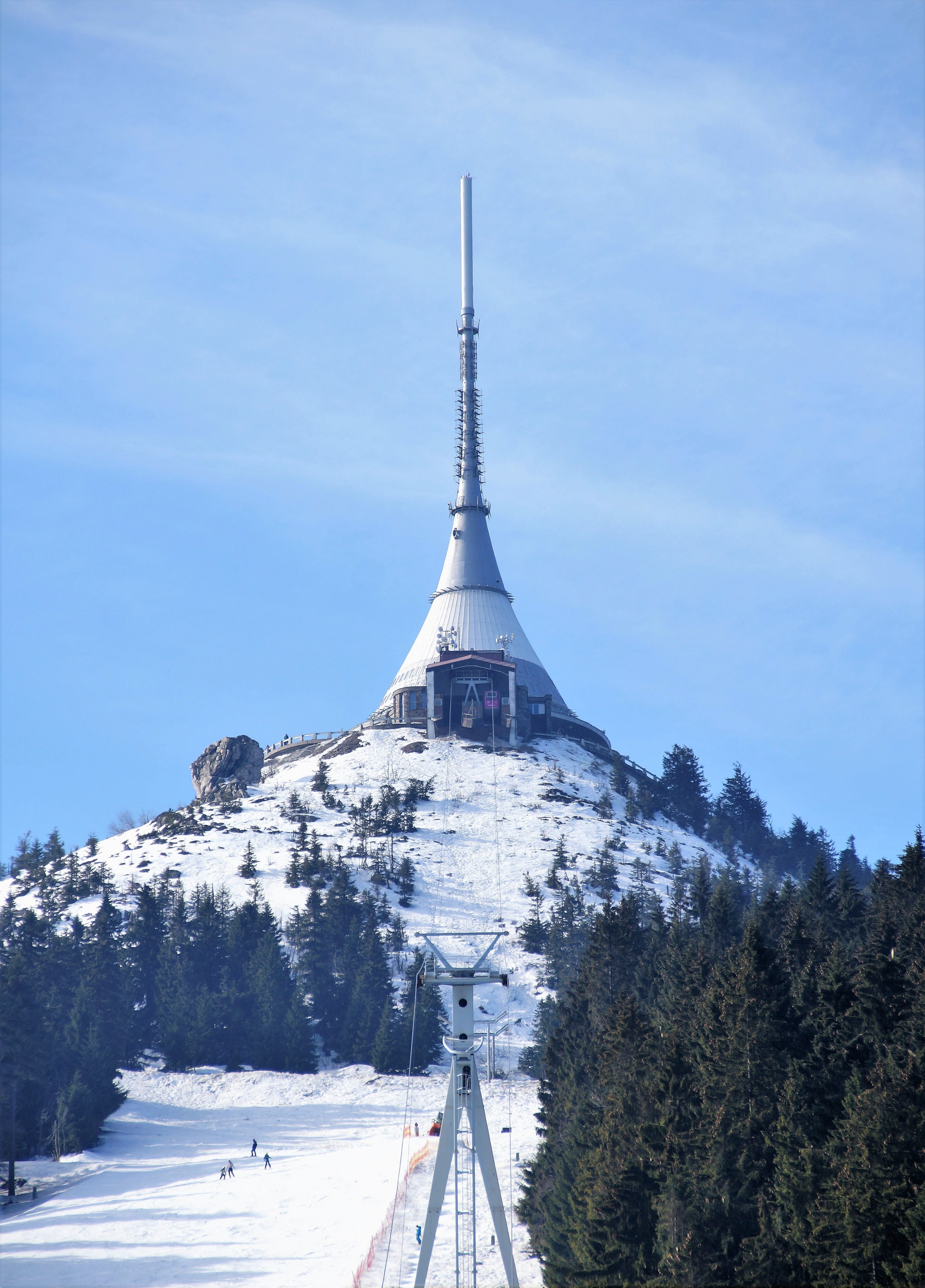 ještěd, spire, tourism, no people, plant, outdoors, cableway, tv, 4K, building exterior, hotel, nature, day, winter, tree, travel, travel destinations, Phone HD Wallpaper