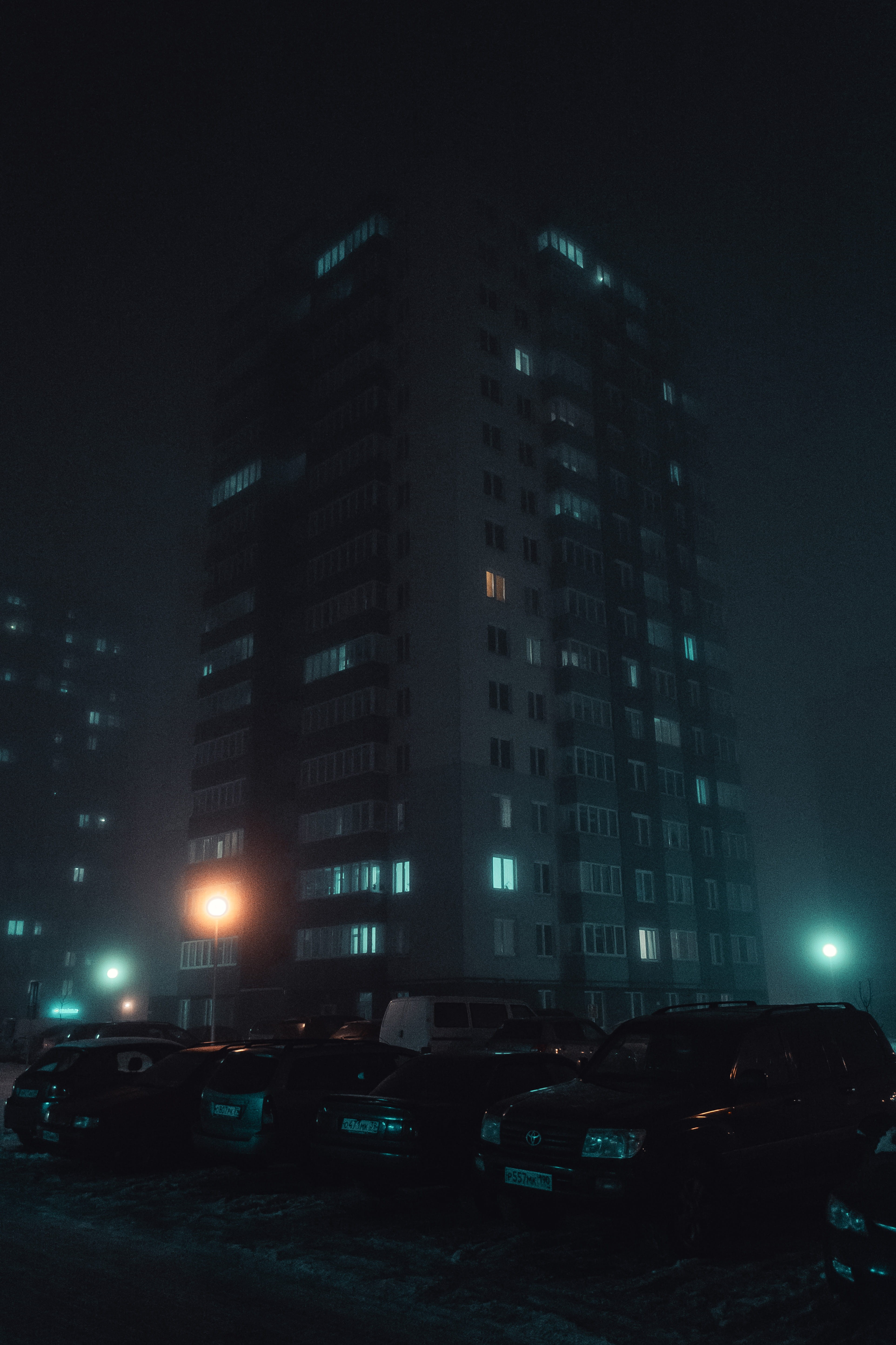 architecture, 5K, outdoors, light, sky, tower, skyscraper, built structure, parked, downtown, building, building exterior, no people, road, cityscape, Phone HD Wallpaper