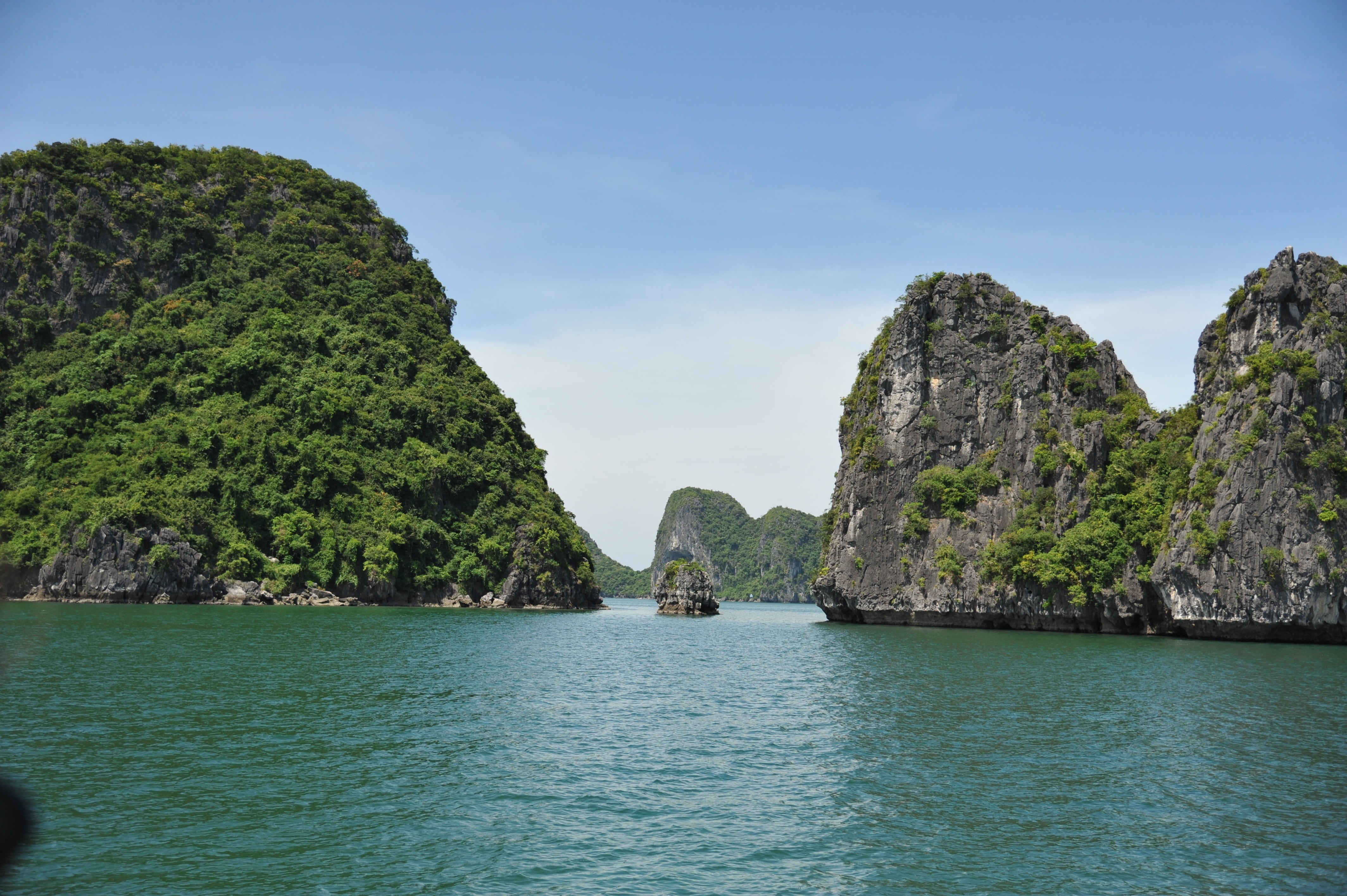 sky, bay, plant, rock, day, 4K, rock - object, idyllic, travel, waterfront, thailand, sea, halong Bay, outdoors, island, landscape, nature, coastline, HD Wallpaper