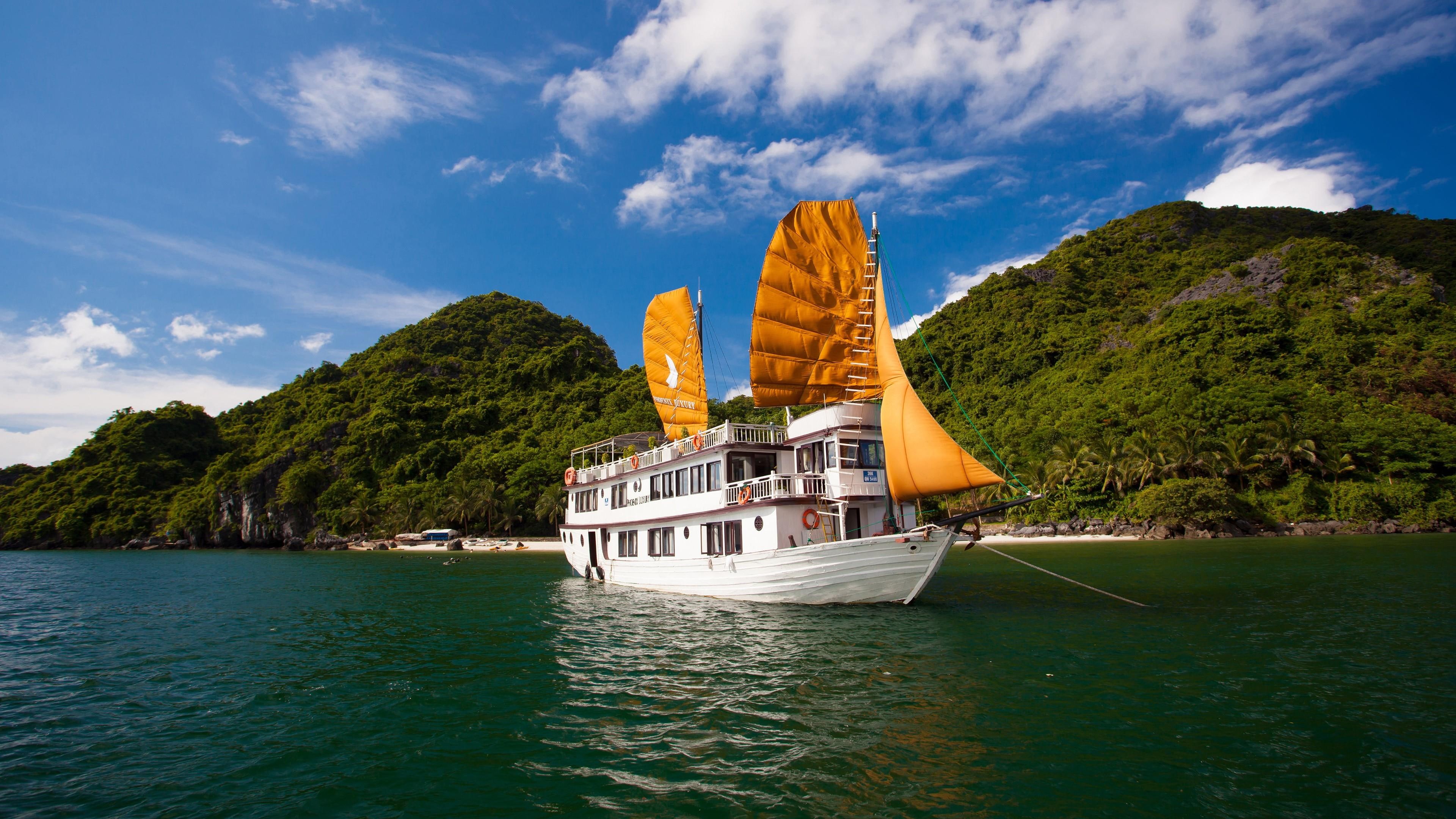 cruise, boat, 4K, mount scenery, cruiser, sky, ha long bay, sailboat, tourism, mountain, bay, vietnam, lagoon, lake, watercraft, nature, fjord, HD Wallpaper