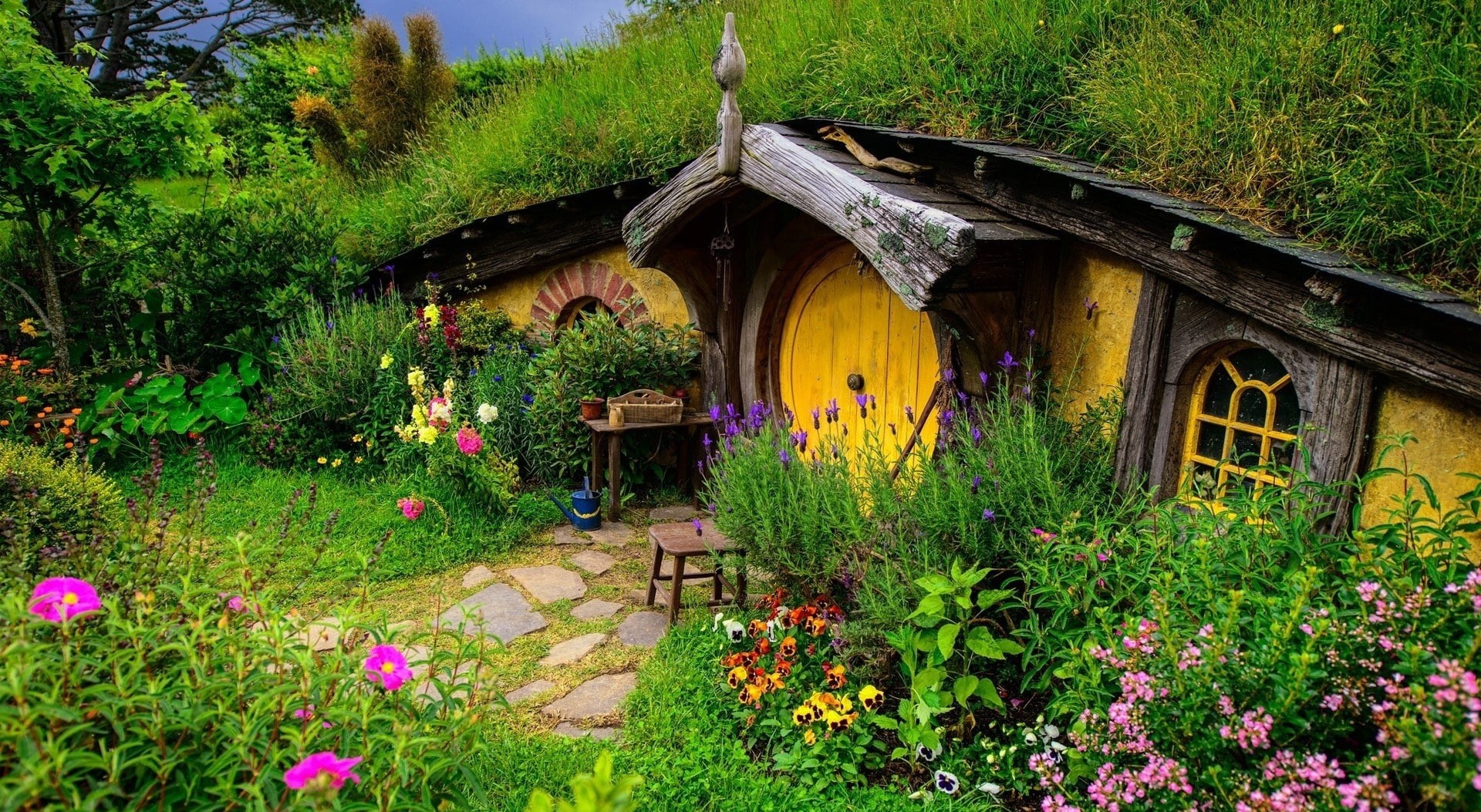 The Hobbit, no people, tranquility, built structure, building exterior, architecture, freshness, purple, Hobbit, building, growth, House, flower, flowering plant, HD Wallpaper