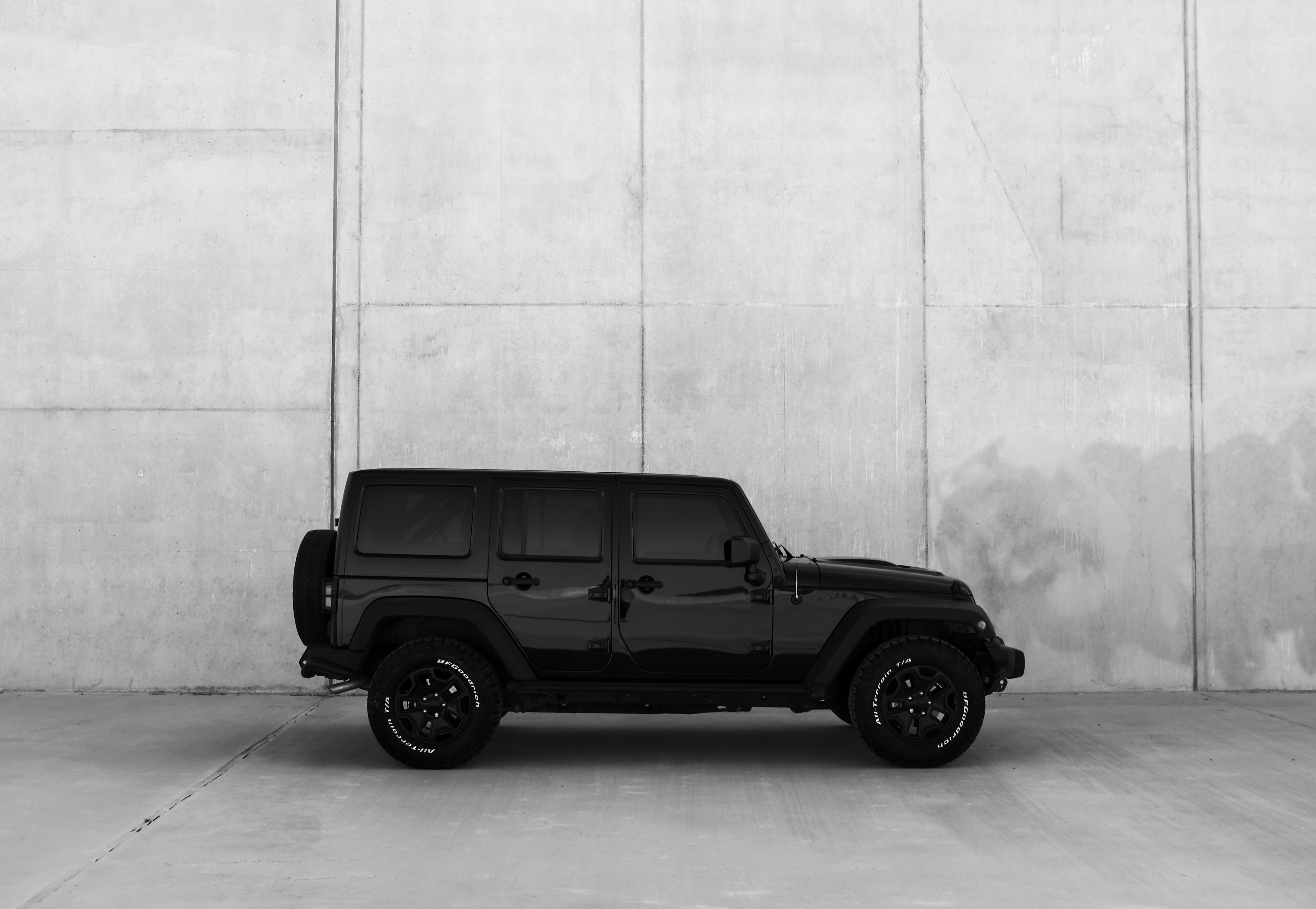 sports car, no people, contrast, off road, side view, ride, city, outdoors, motor vehicle, land vehicle, 4x4, retro styled, minimal, white, wrangler, mode of transportation, HD Wallpaper