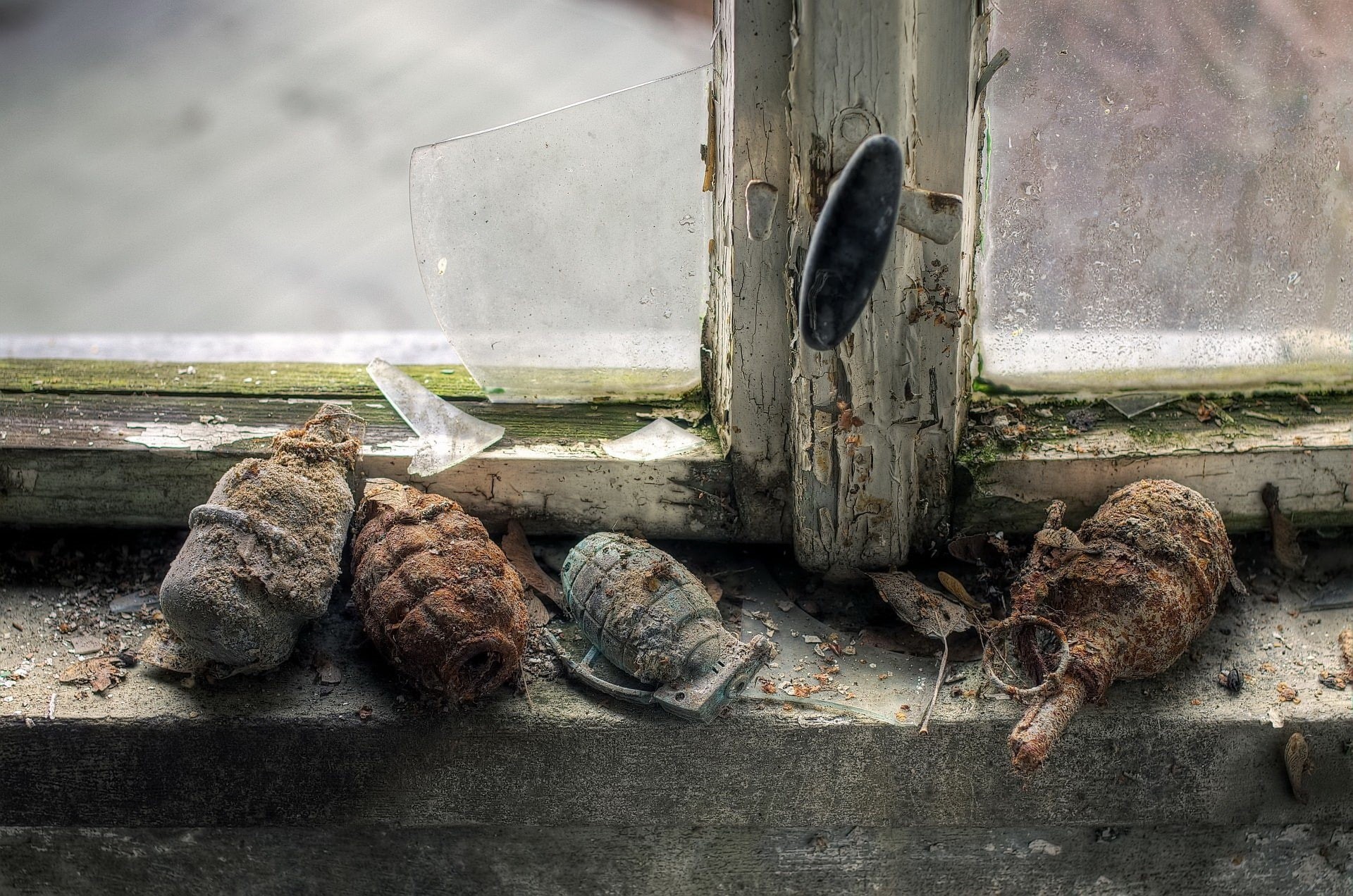 dirty, broken glass, rust, F-2, weathered, old, grenades, obsolete, metal, decline, wheel, no people, still life, high angle view, 1080P, wood - material, HD Wallpaper