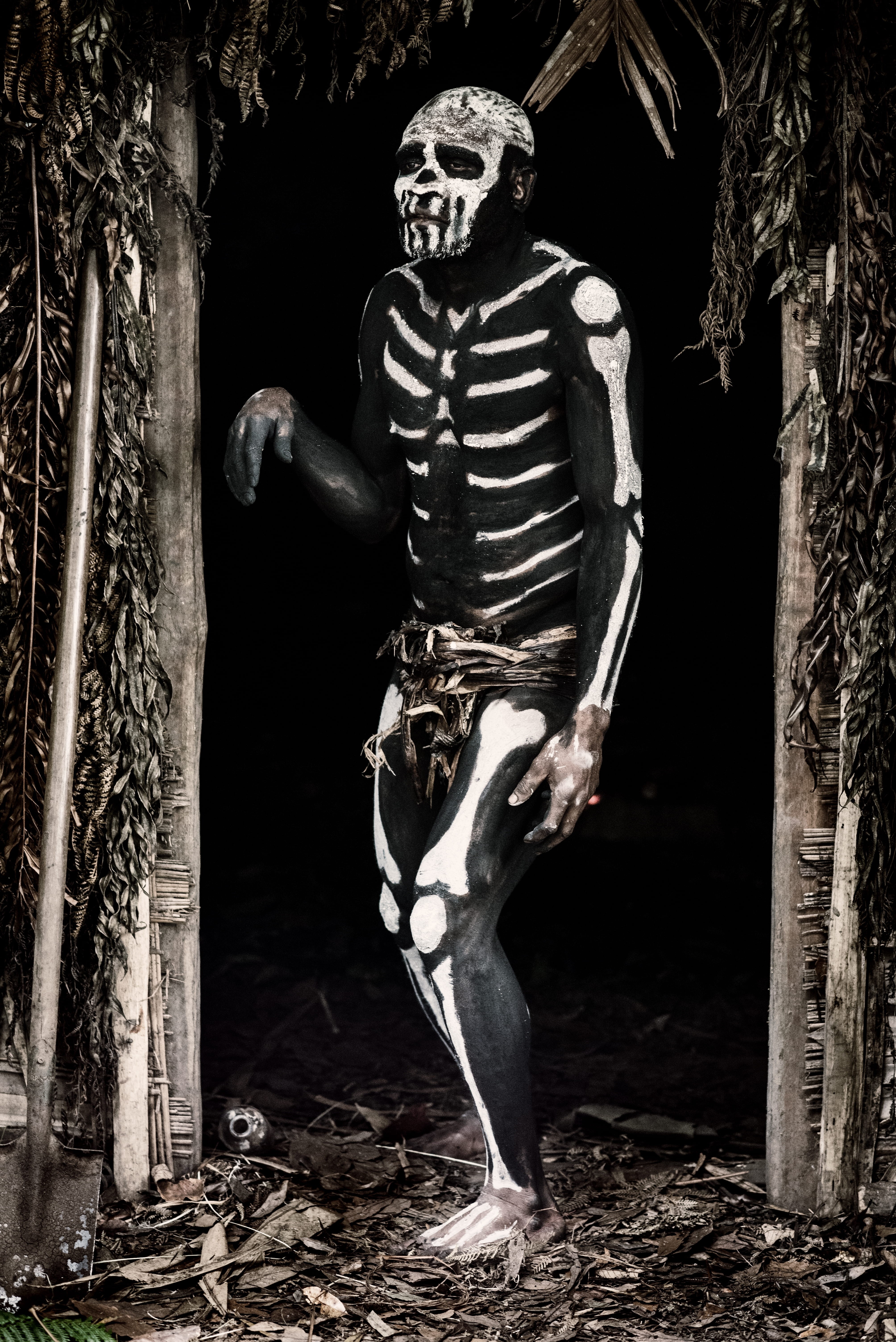 sculpture, doorway, person, costume, human skeleton, horror, damaged, human, birch, standing, human representation, alley, arecaceae, halloween, real people, Phone HD Wallpaper