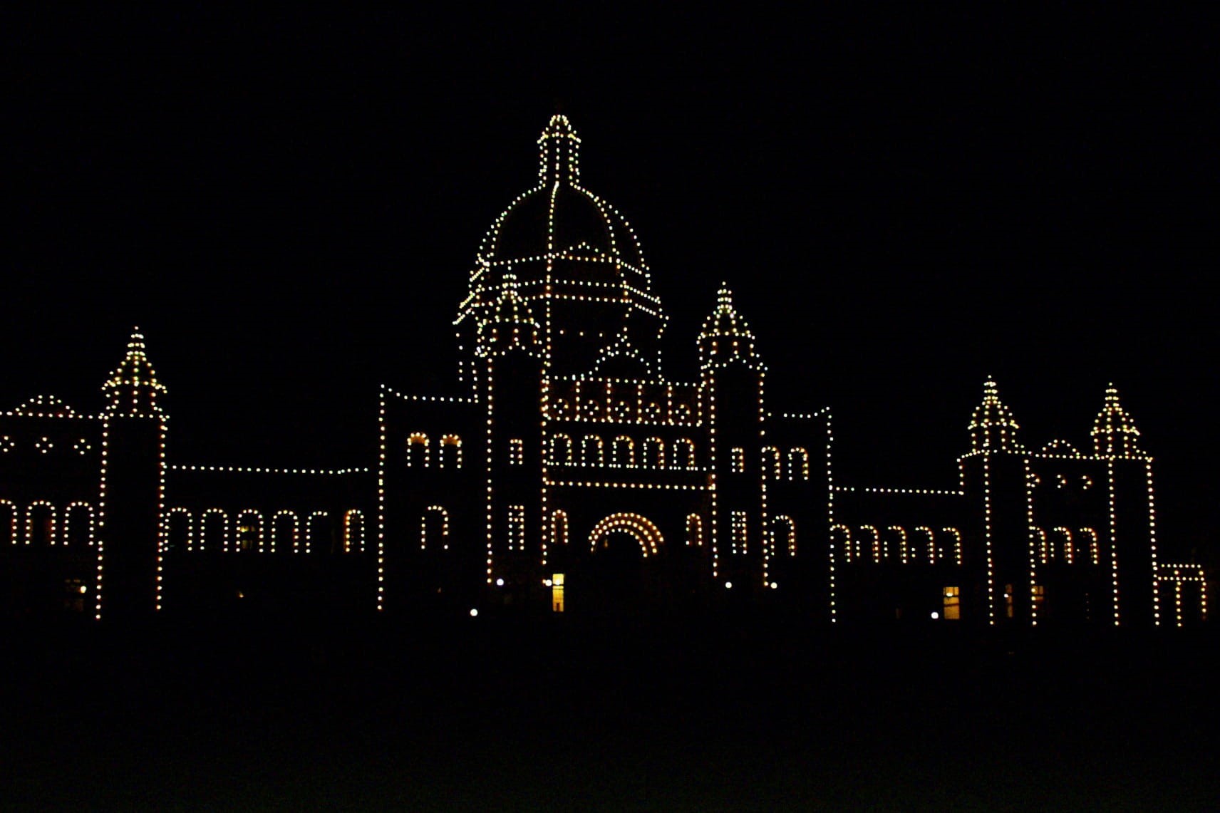 religion, black background, light bulbs, city, architecture, travel destinations, building, sky, building exterior, victoria, parliament, nature, christmas decoration, HD Wallpaper