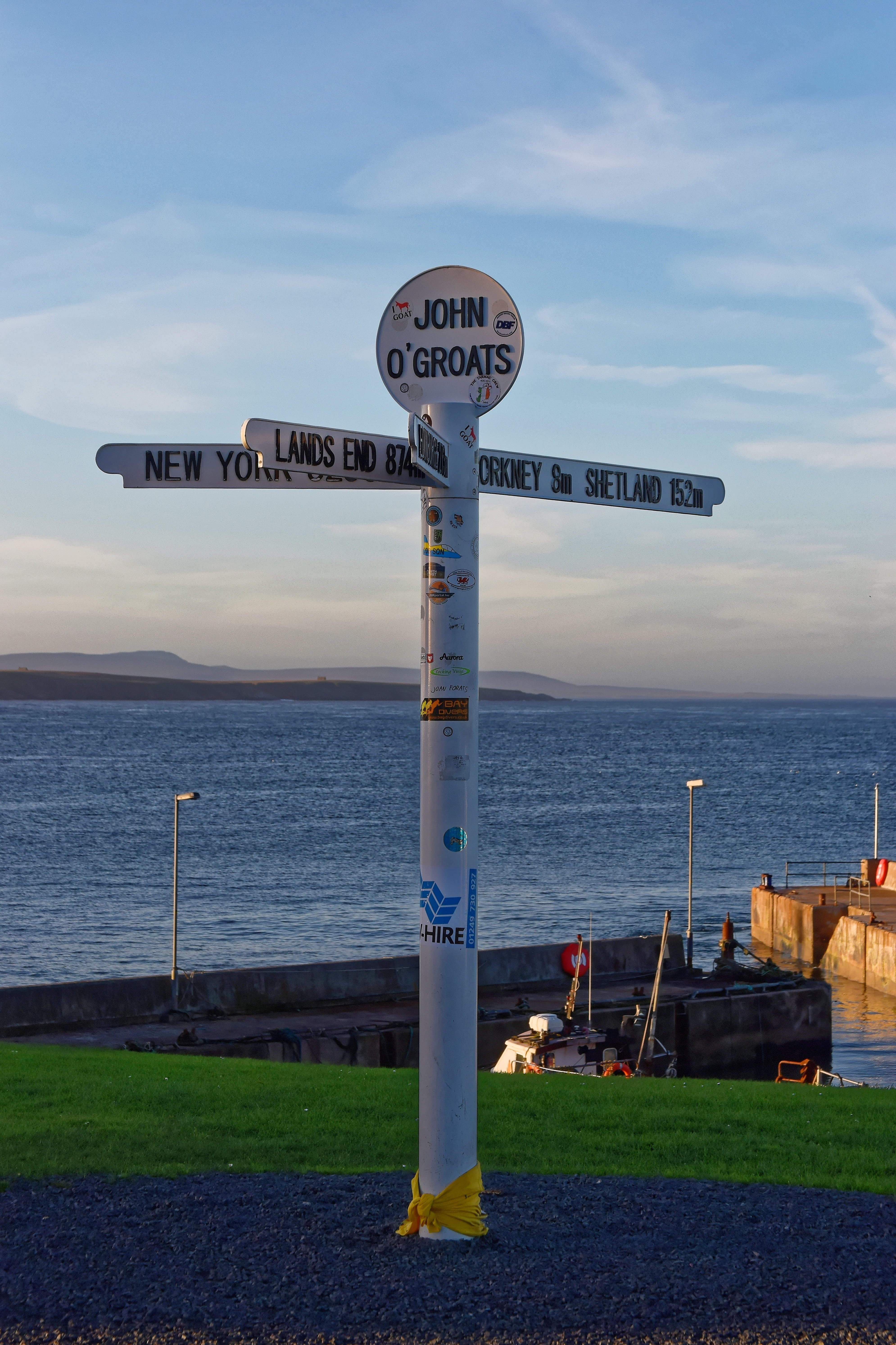 western script, john ogroats, tourism, 5K, day, horizon over water, shetland, coastal, information sign, blue, harbor, land, sign, attraction, town, lands end, Phone HD Wallpaper